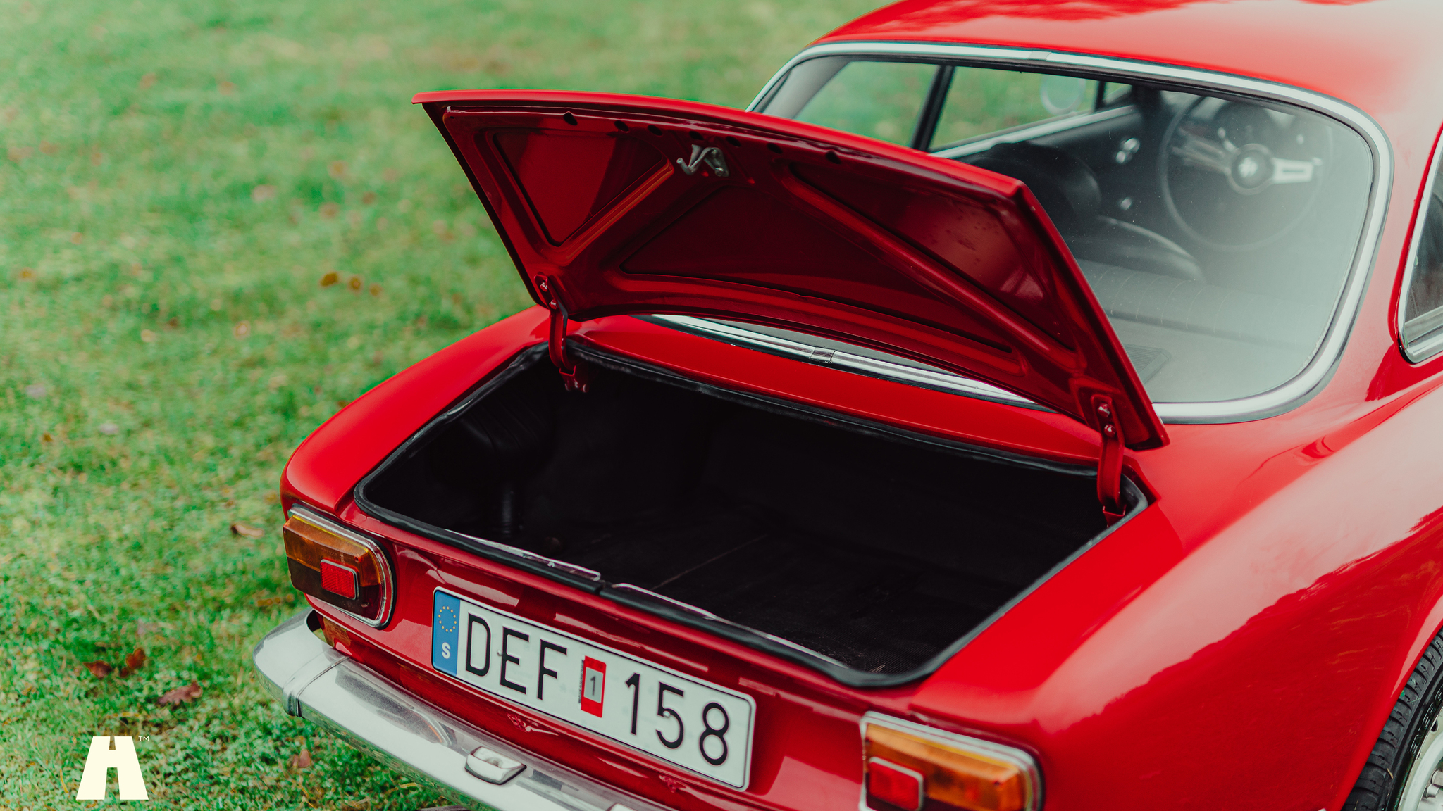 Interiörbild 1972 Alfa Romeo Giulia GT 1300 Junior