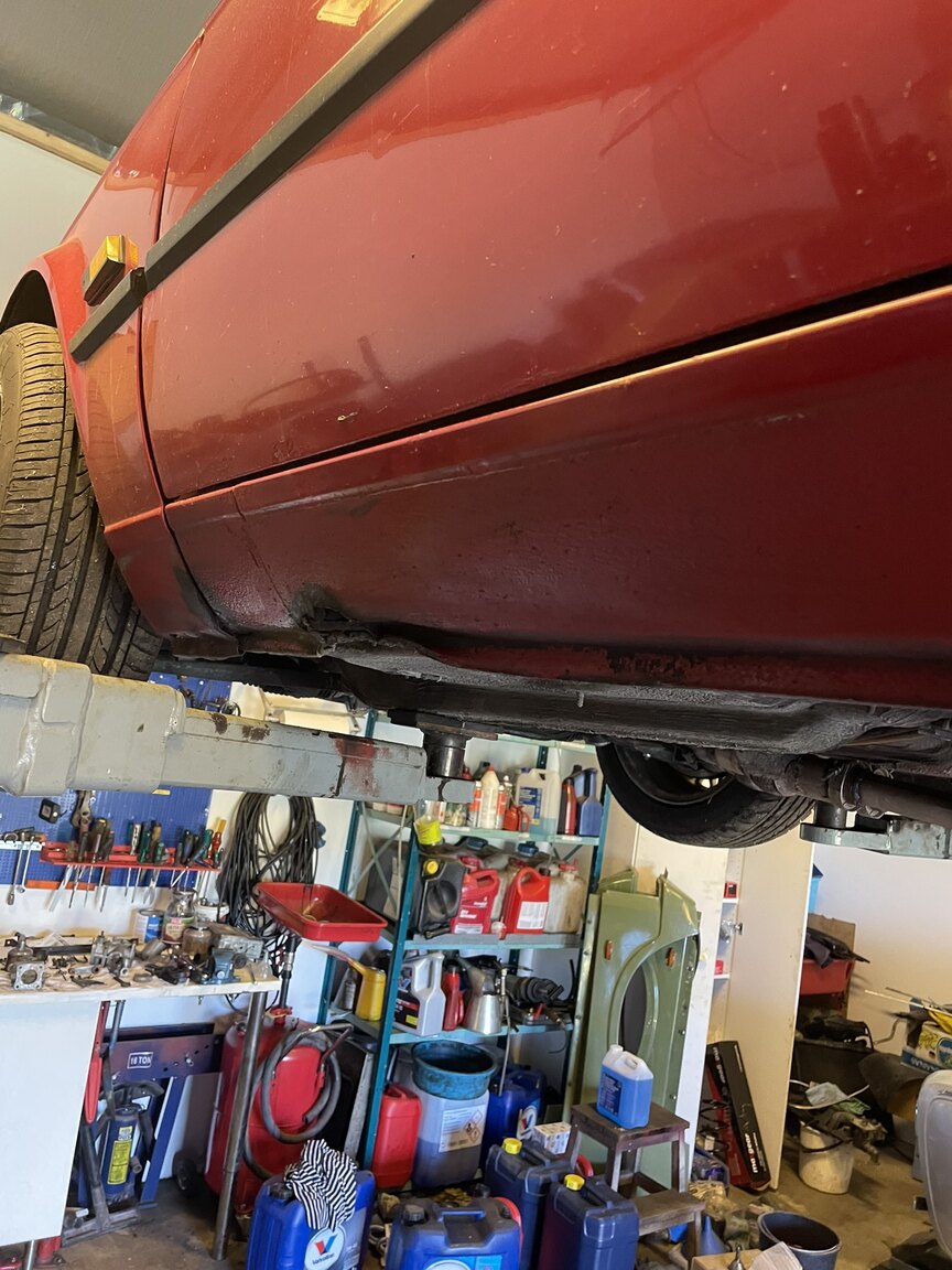 Image of 1987 BMW 320i mechanics