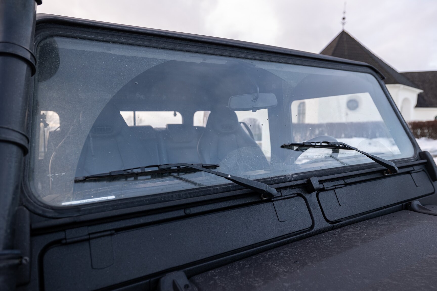 Exterior image of 2000 Land Rover Defender 130