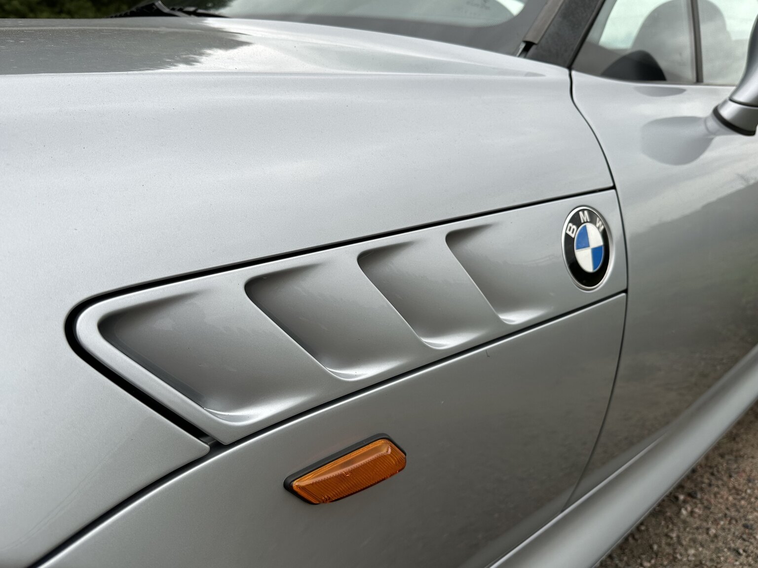 Exterior image of 1997 BMW Z3 2.8 Roadster