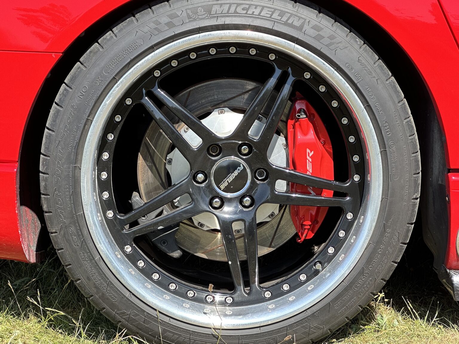 Exterior image of 2004 Dodge Viper SRT-10 (63)