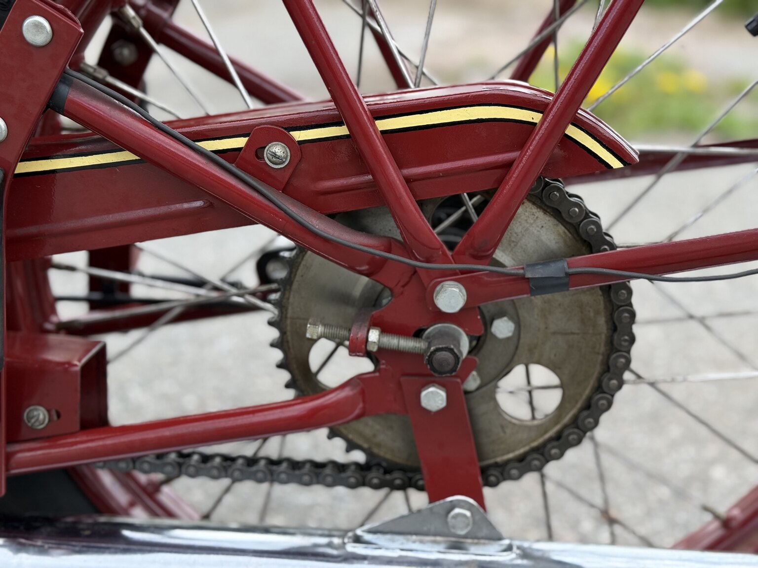 Image of 1953 Huskvarna Modell 30 mechanics