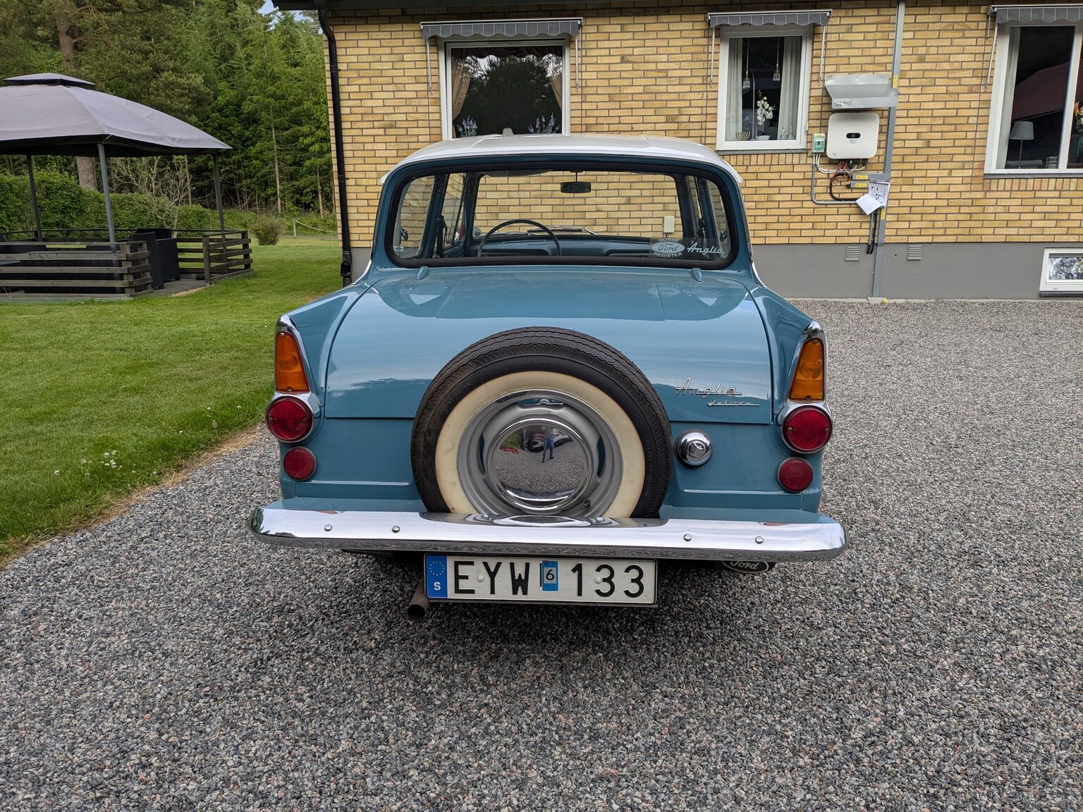 Exteriörbild på 1961 Ford Anglia Deluxe