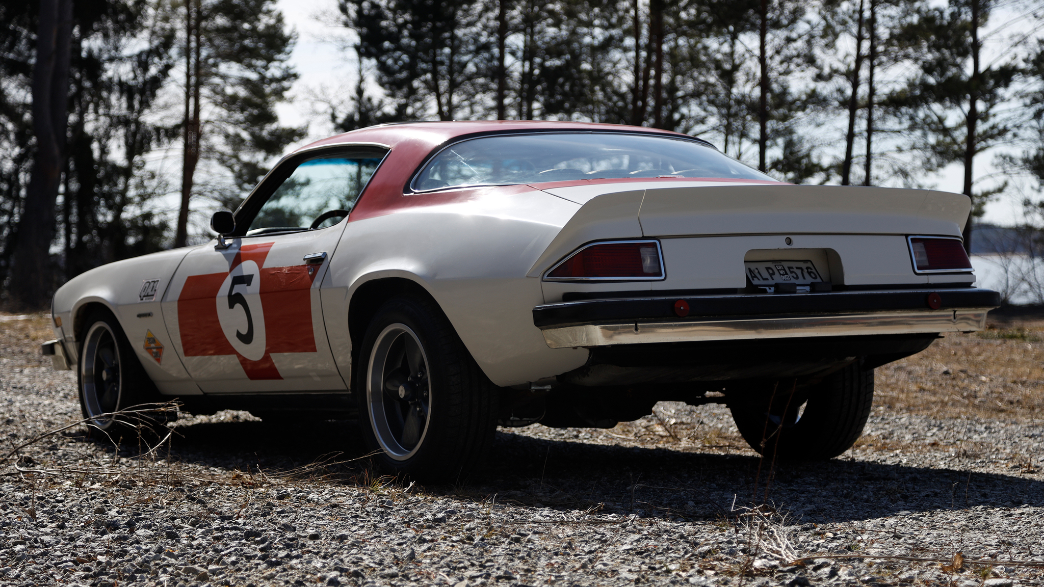 Exteriörbild på 1975 Chevrolet Camaro 307 (6)