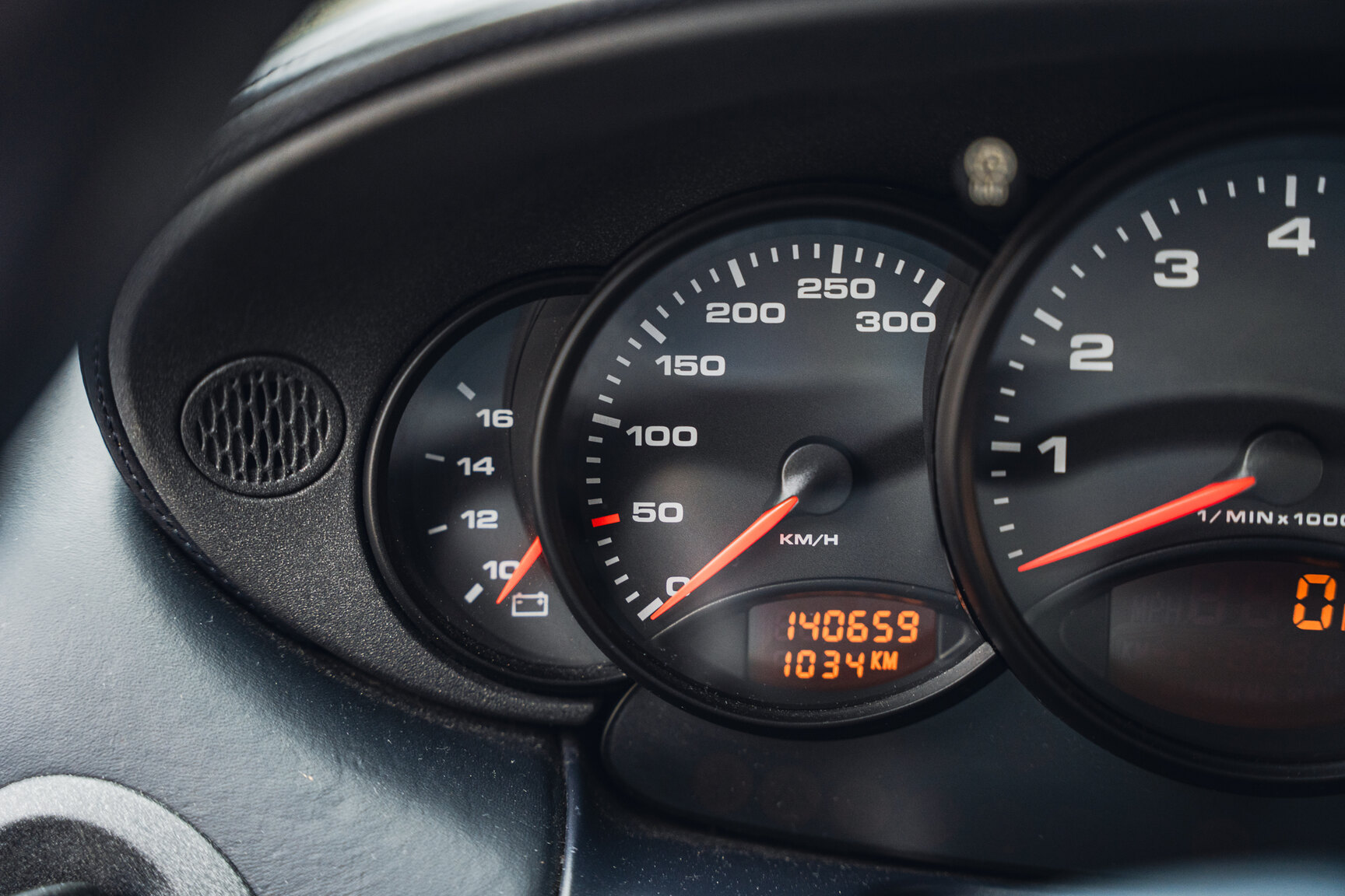 Interior image of 1999 Porsche 911 Carrera 4