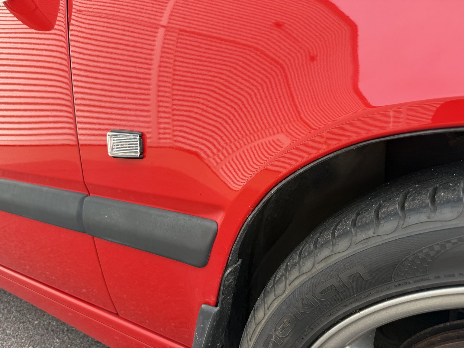 Exterior image of 1997 Volvo 850 R Kombi