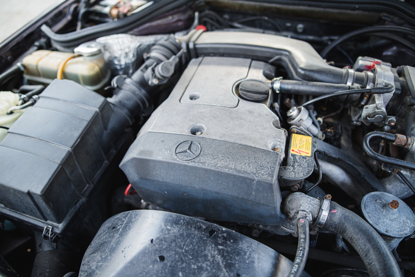 Image of 1993 Mercedes-Benz E 220 mechanics