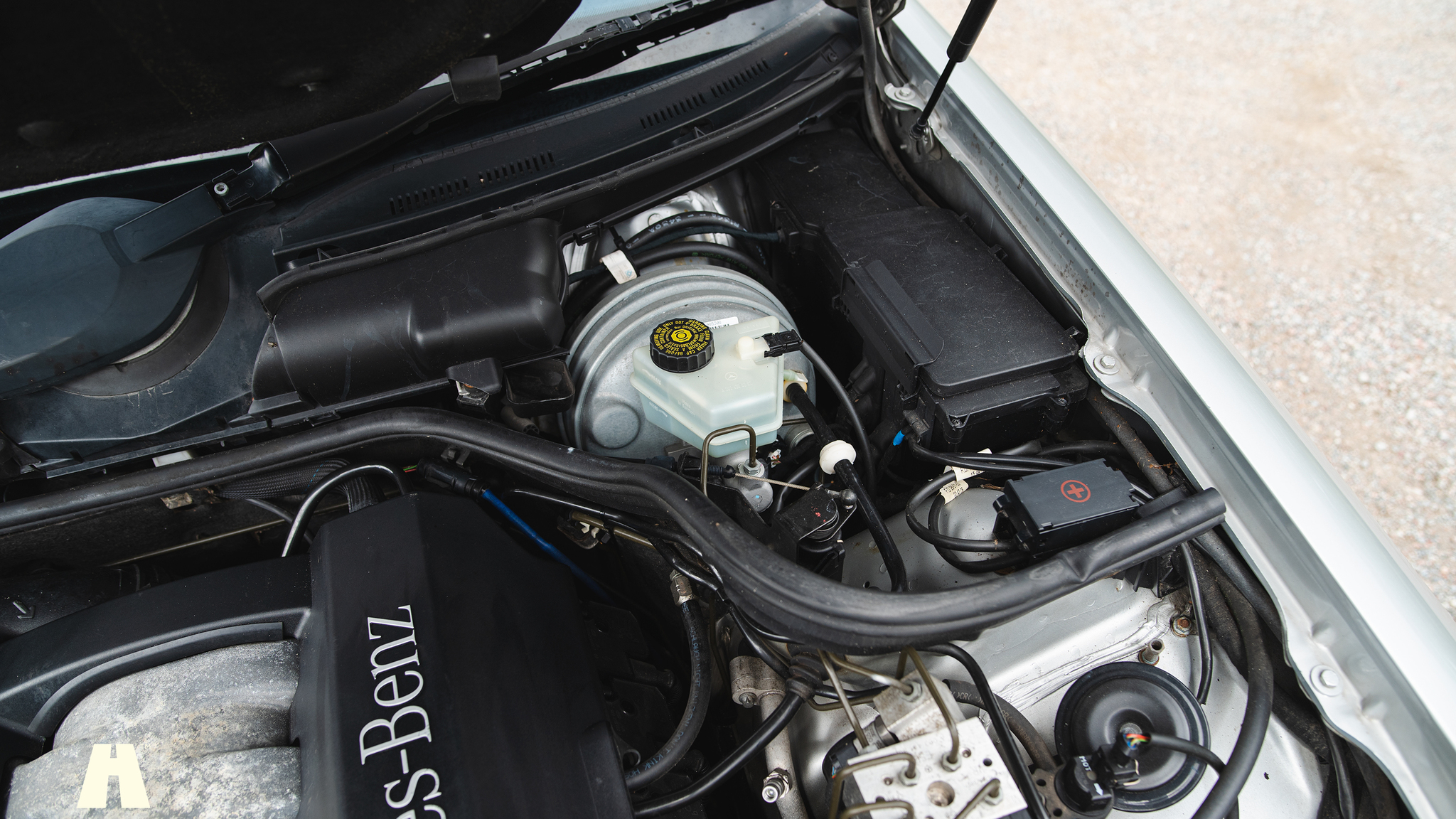 Image of 2000 Mercedes E430 mechanics