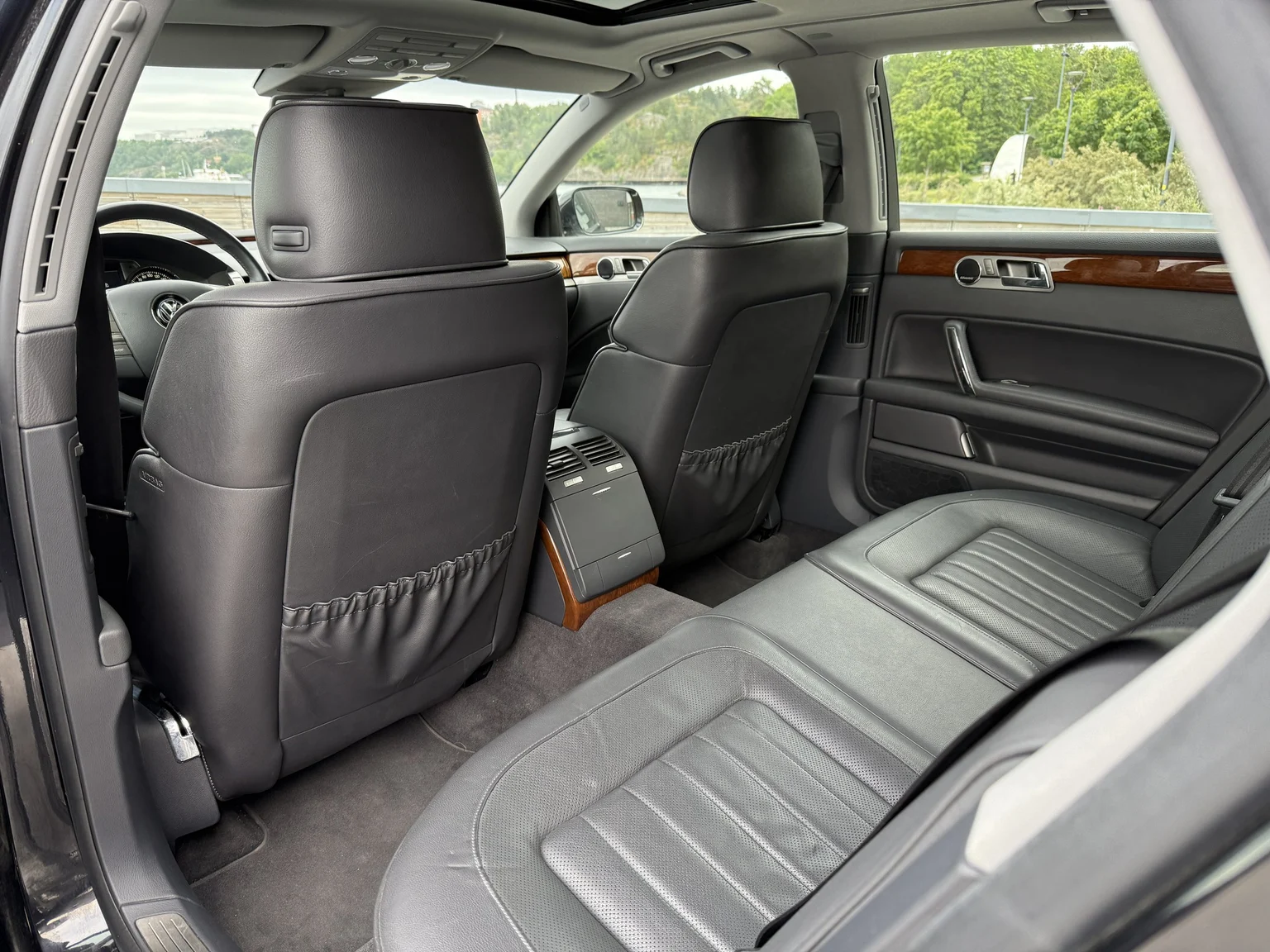 Interiörbild 2013 Volkswagen Phaeton 3.0 TDI (45)