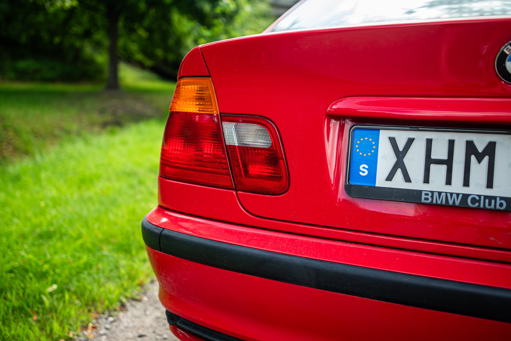 Exterior image of 2001 BMW 330Xi