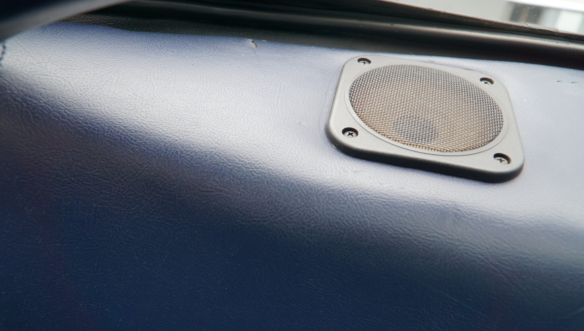 Interior image of 1983 Porsche 928S (47)