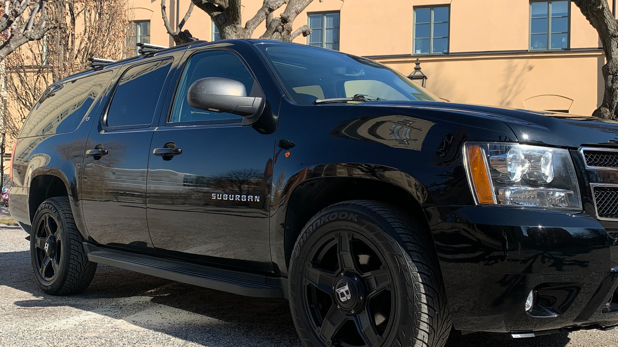Exteriörbild på 2011 Chevrolet Suburban