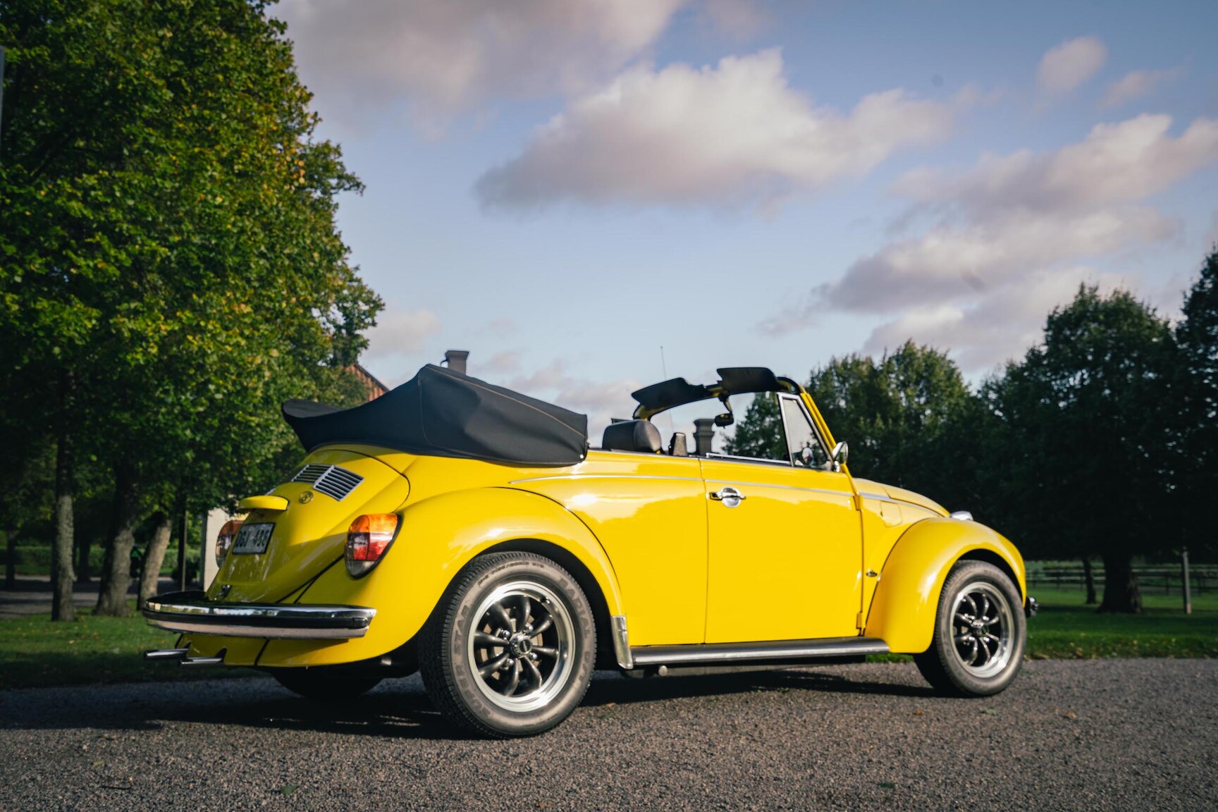 Aussenfoto 1973 Volkswagen Bubbla Karmann 1303 LS (3)