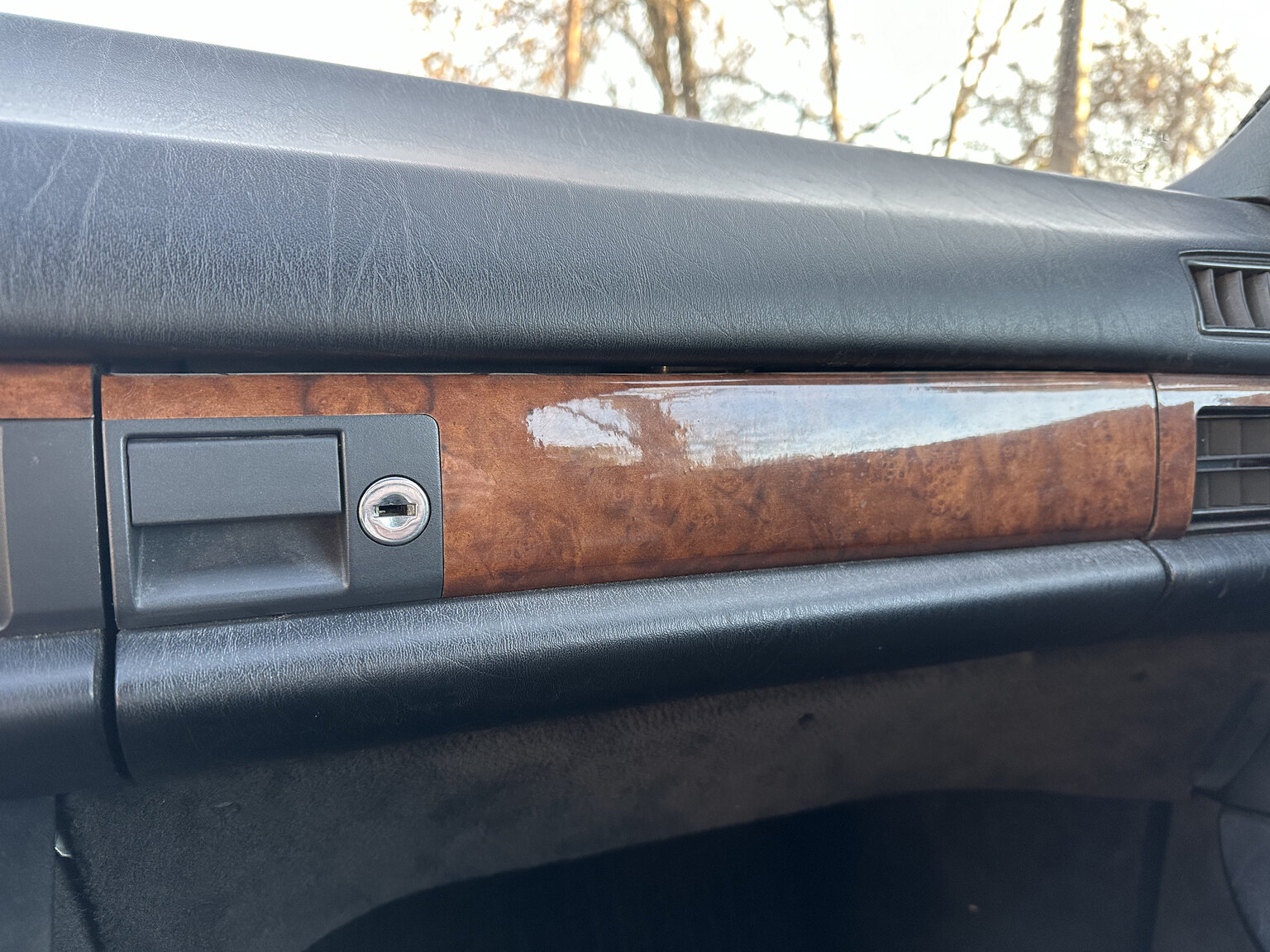 Interiörbild 1988 Mercedes 560 SEC