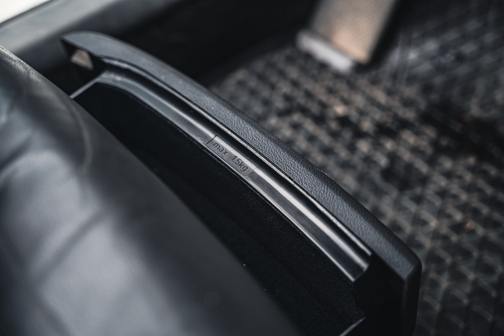 Innenraumfoto von 2007 Volkswagen Golf R32 (39)