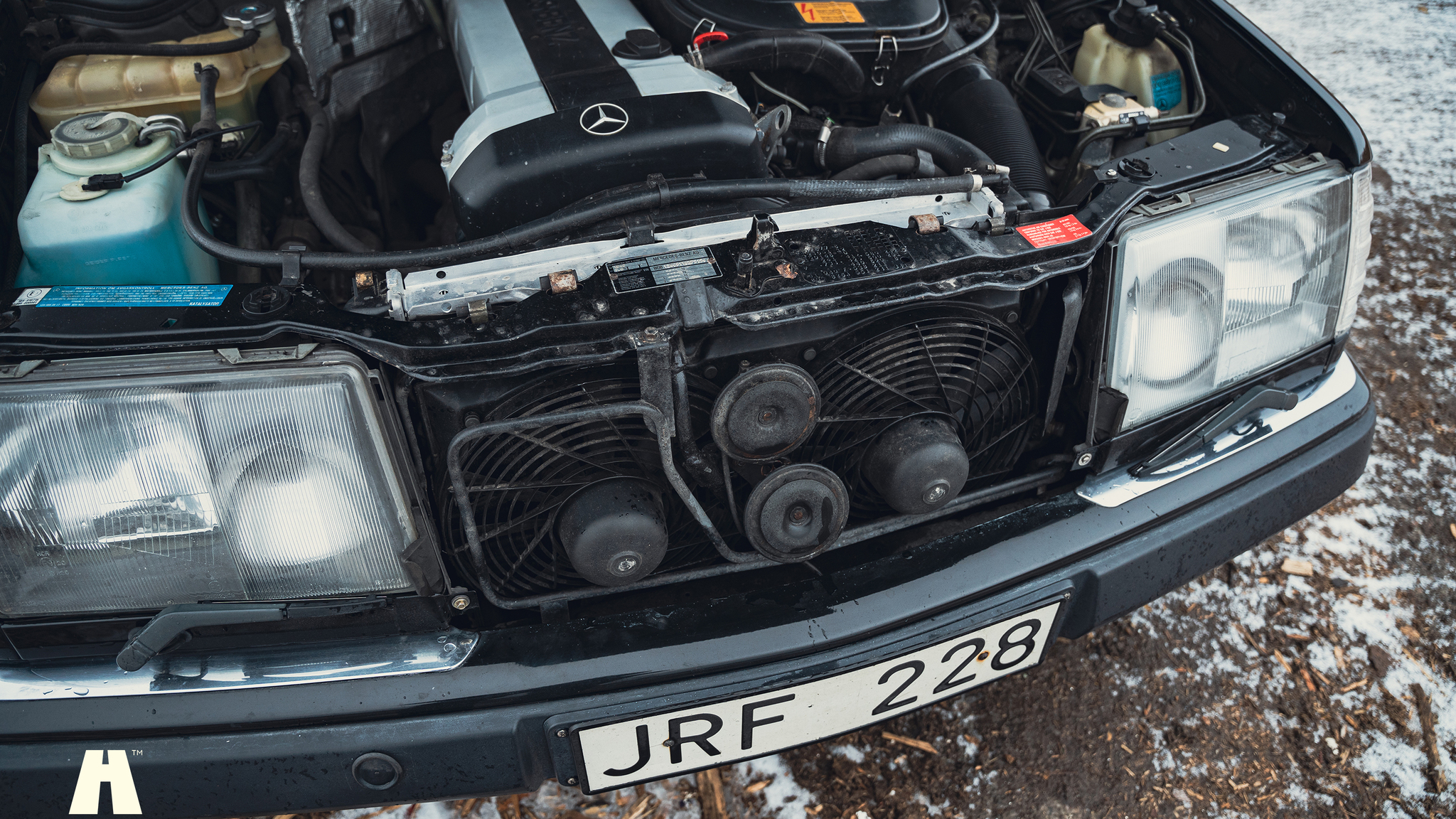 Image of 1990 Mercedes 300 CE-24 mechanics