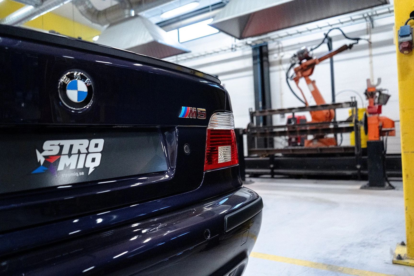 Exteriörbild på 2002 BMW M5 E39 (116)