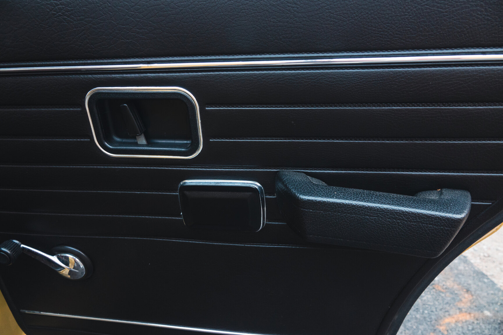 Interiörbild 1971 Volvo 144 2.0 Automat