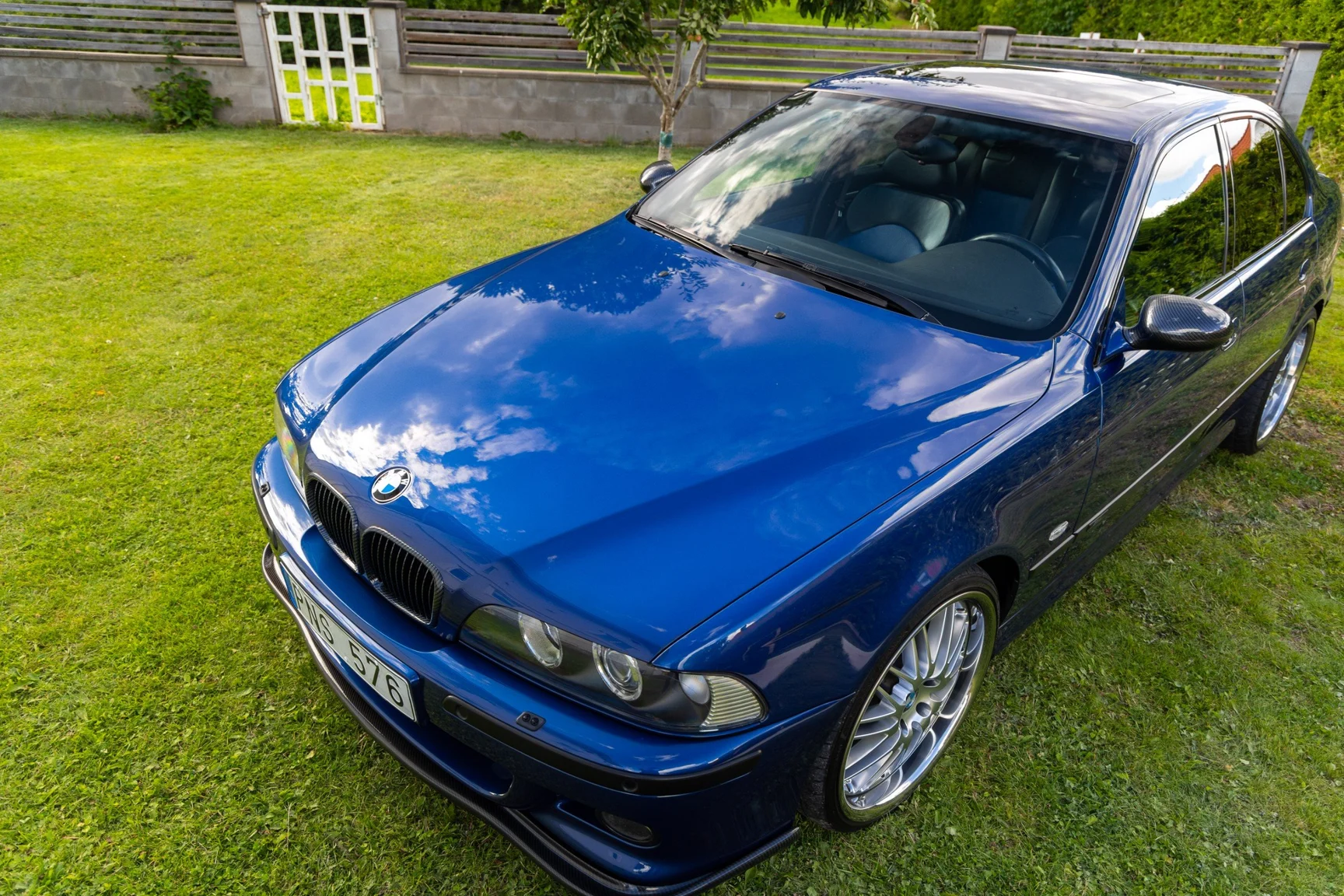 Exterior image of 2002 BMW M5 E39 (51)