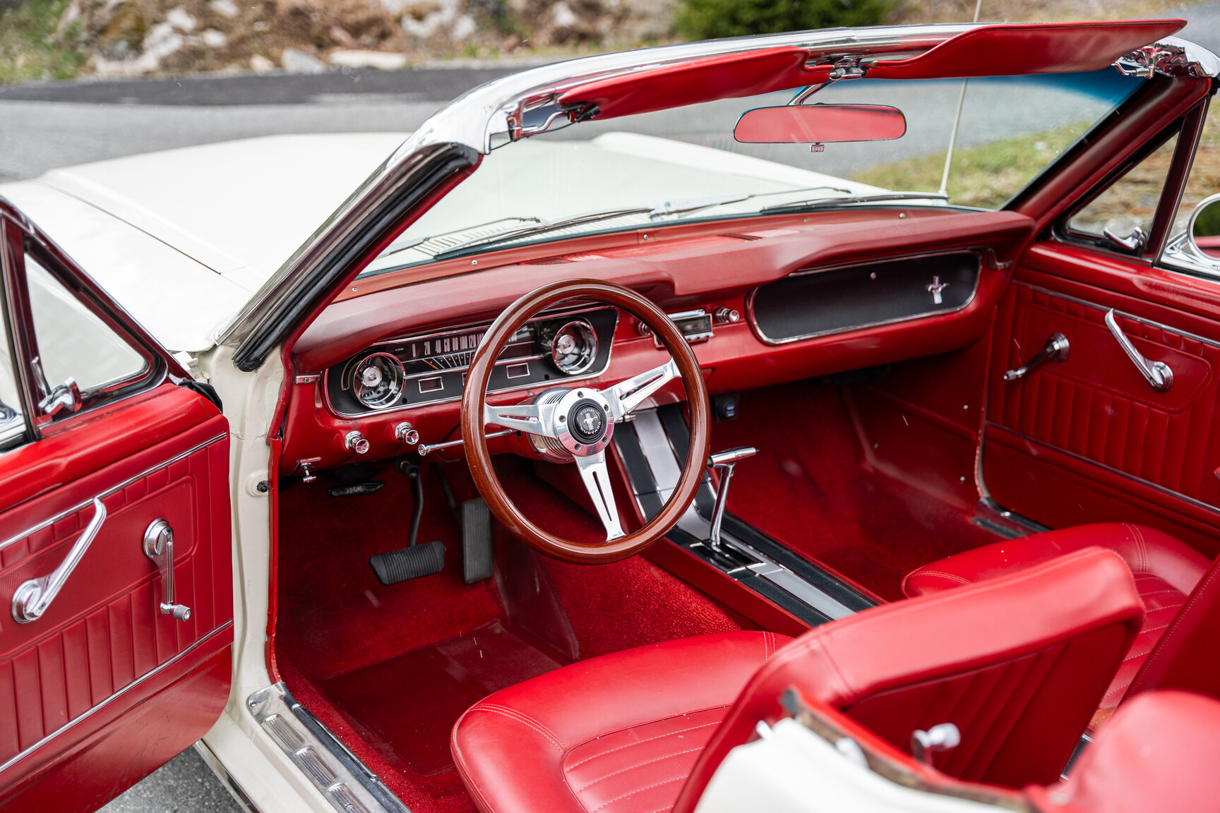 Interiörbild 1965 Ford Mustang Cabriolet (6)