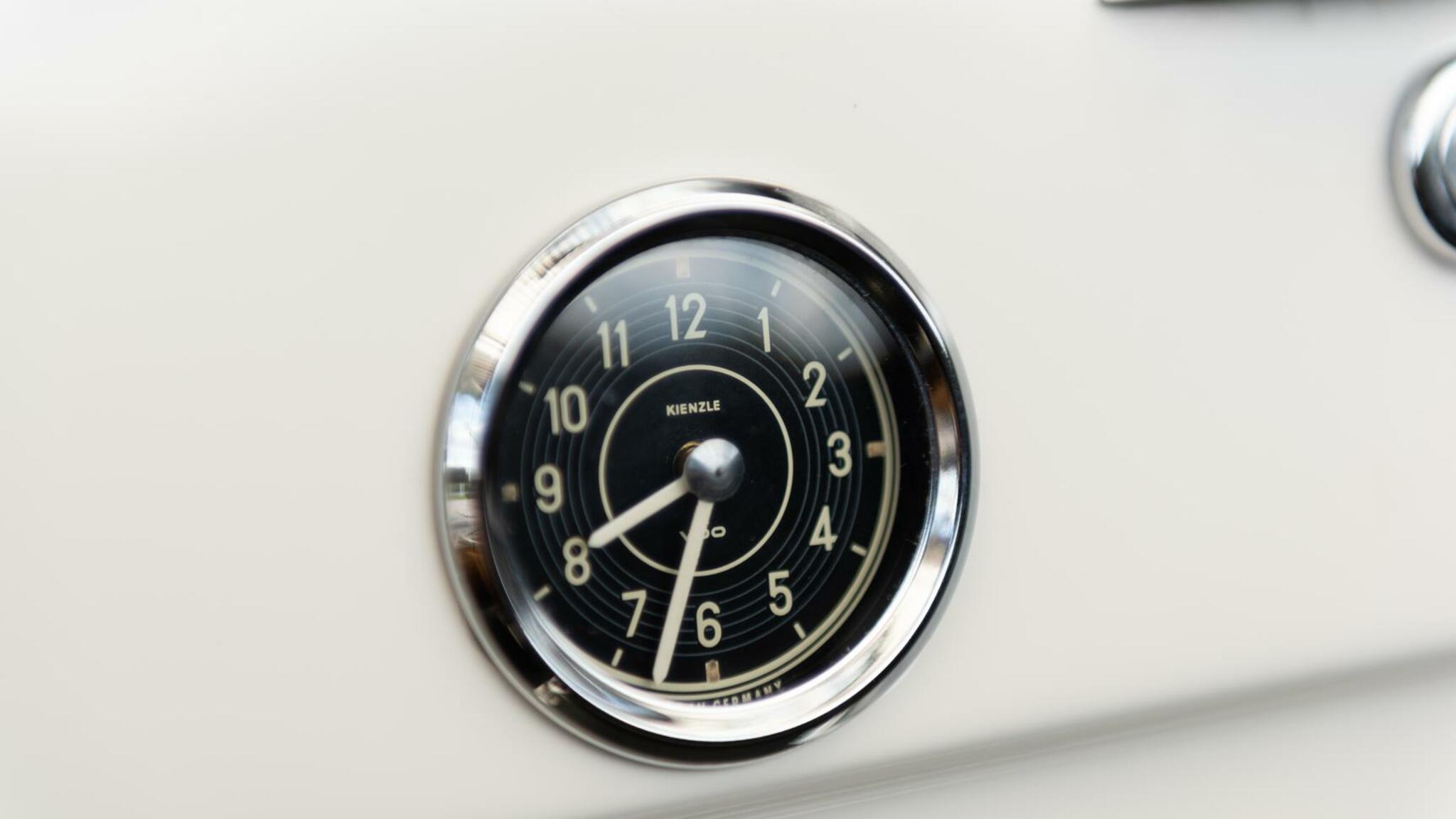 Innenraumfoto von 1956 Mercedes Benz 190 SL Roadster (36)