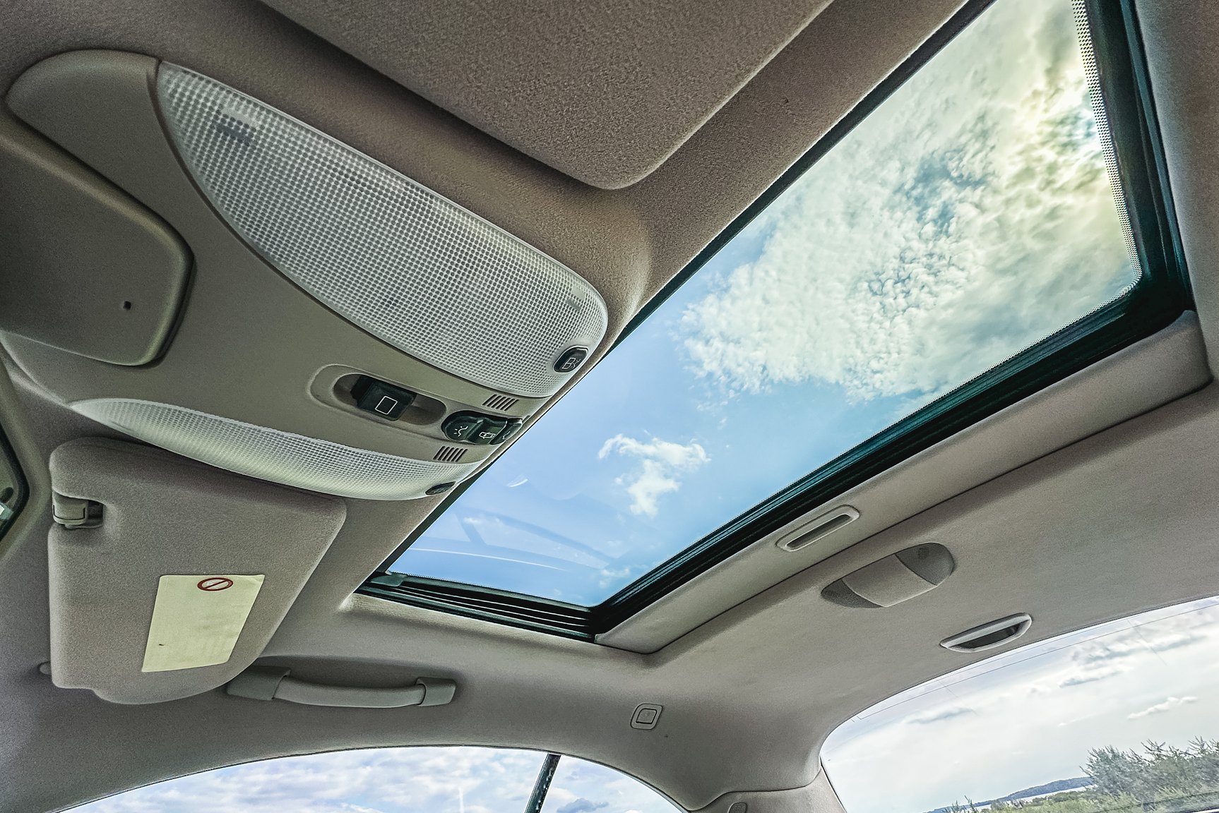 Interior image of 2000 Mercedes-Benz CL 500