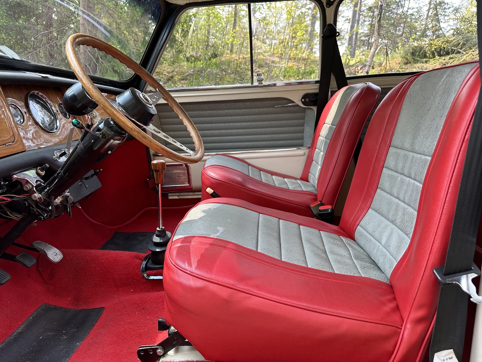 Interiörbild 1966 BMC Cooper (2)