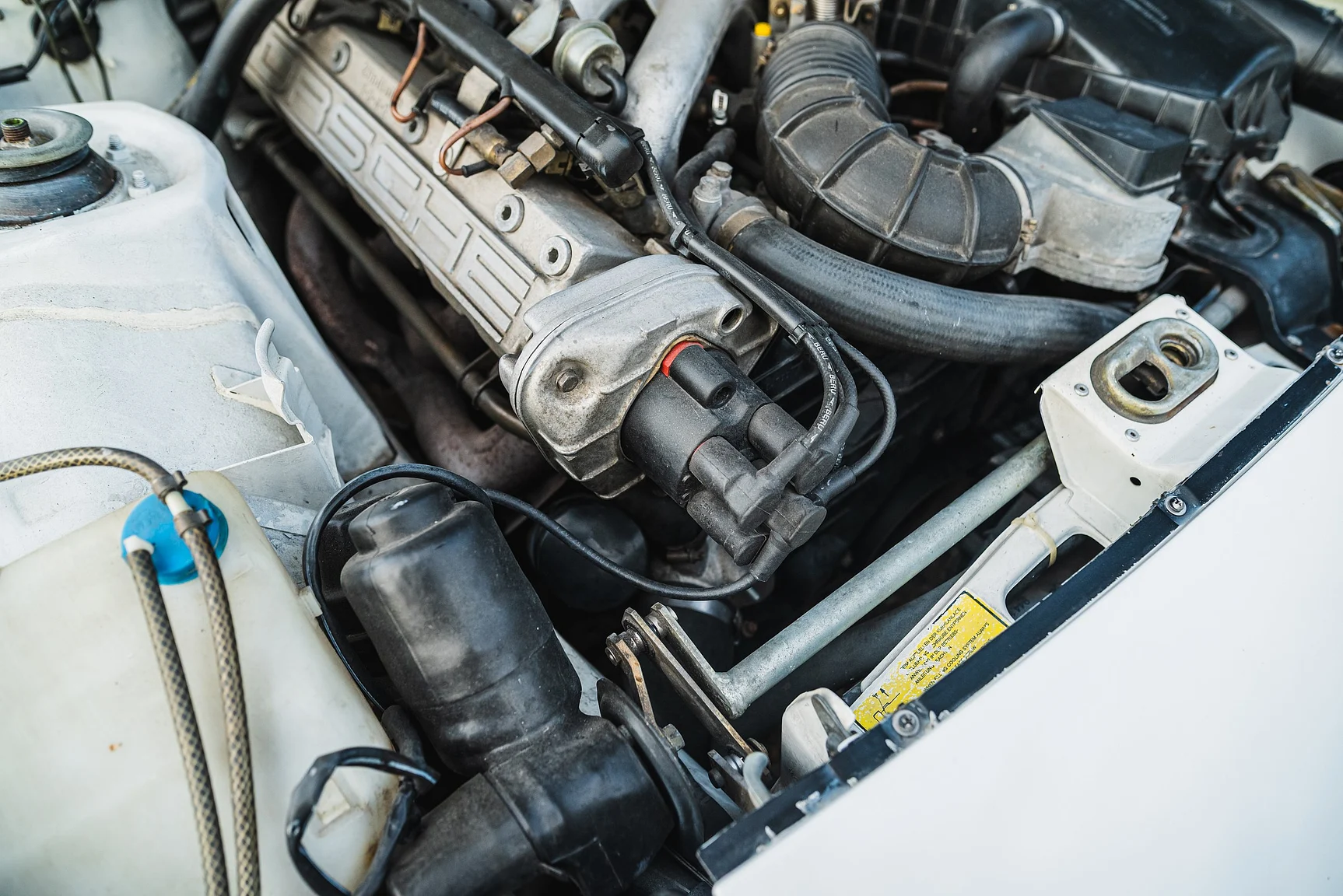 Image of 1986 Porsche 944R (10) mechanics