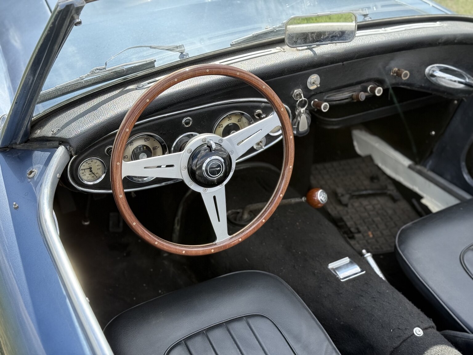 Interior image of 1958 Austin-Healey 100-6