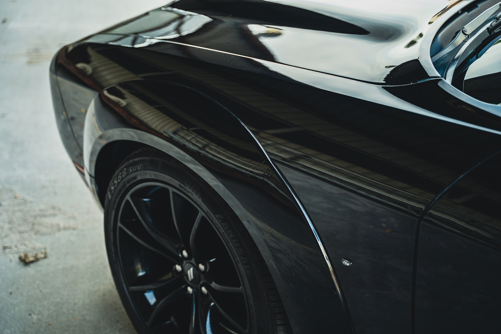 Exteriörbild på 2018 Dodge Challenger Wide Body