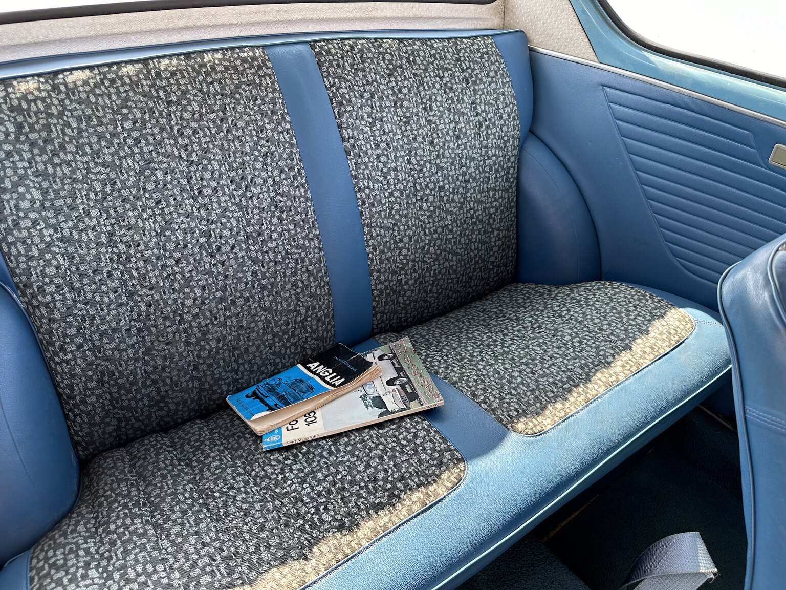 Interiörbild 1961 Ford Anglia