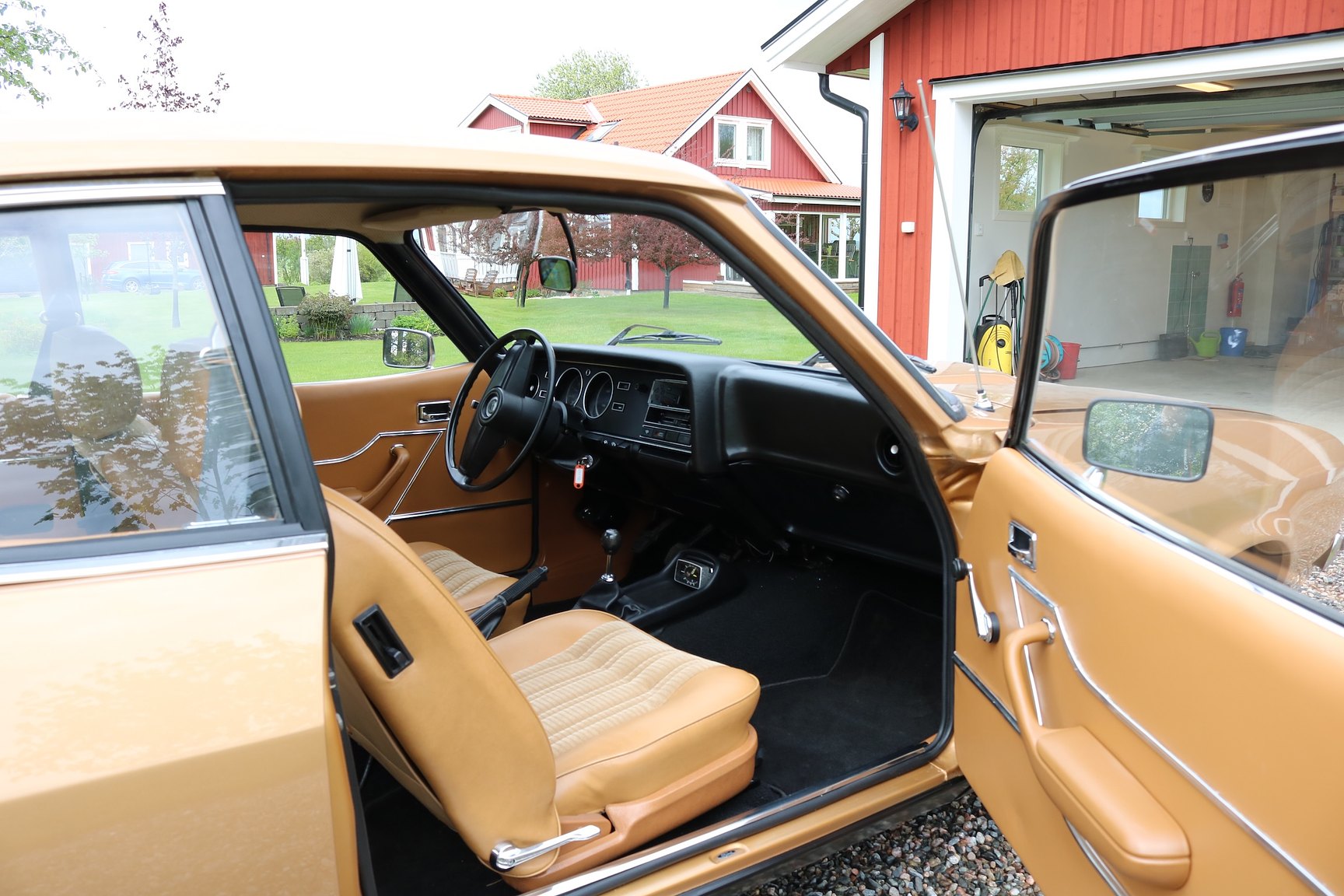 Interiörbild 1975 Ford Capri 1600