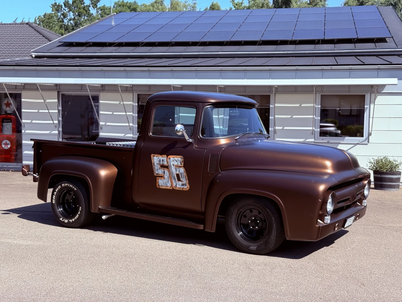 Exterior image of 1956 Ford F-100 Restomod (36)
