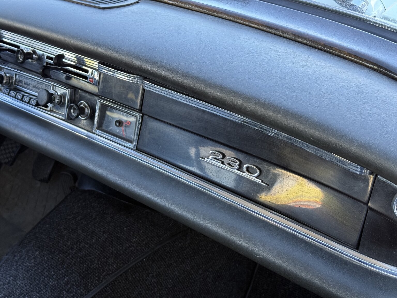 Interior image of 1967 Mercedes-Benz 230 Safari