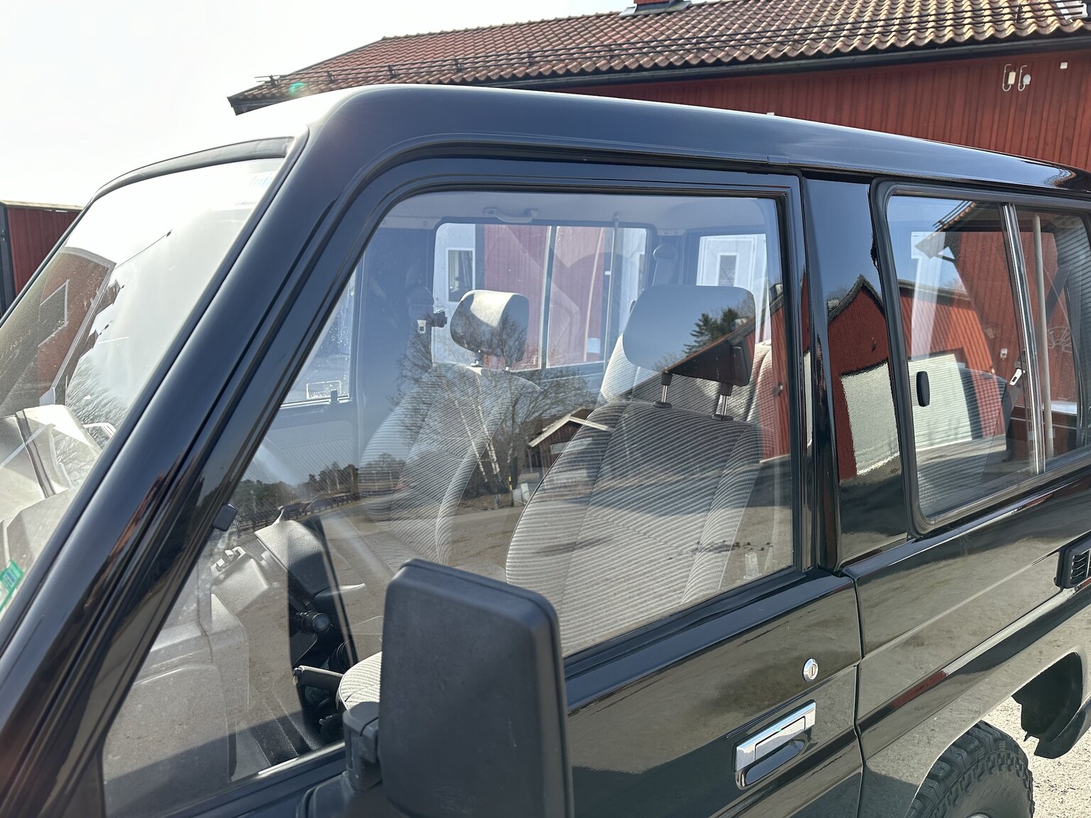 Exterior image of 1993 Toyota Land Cruiser Serie 70