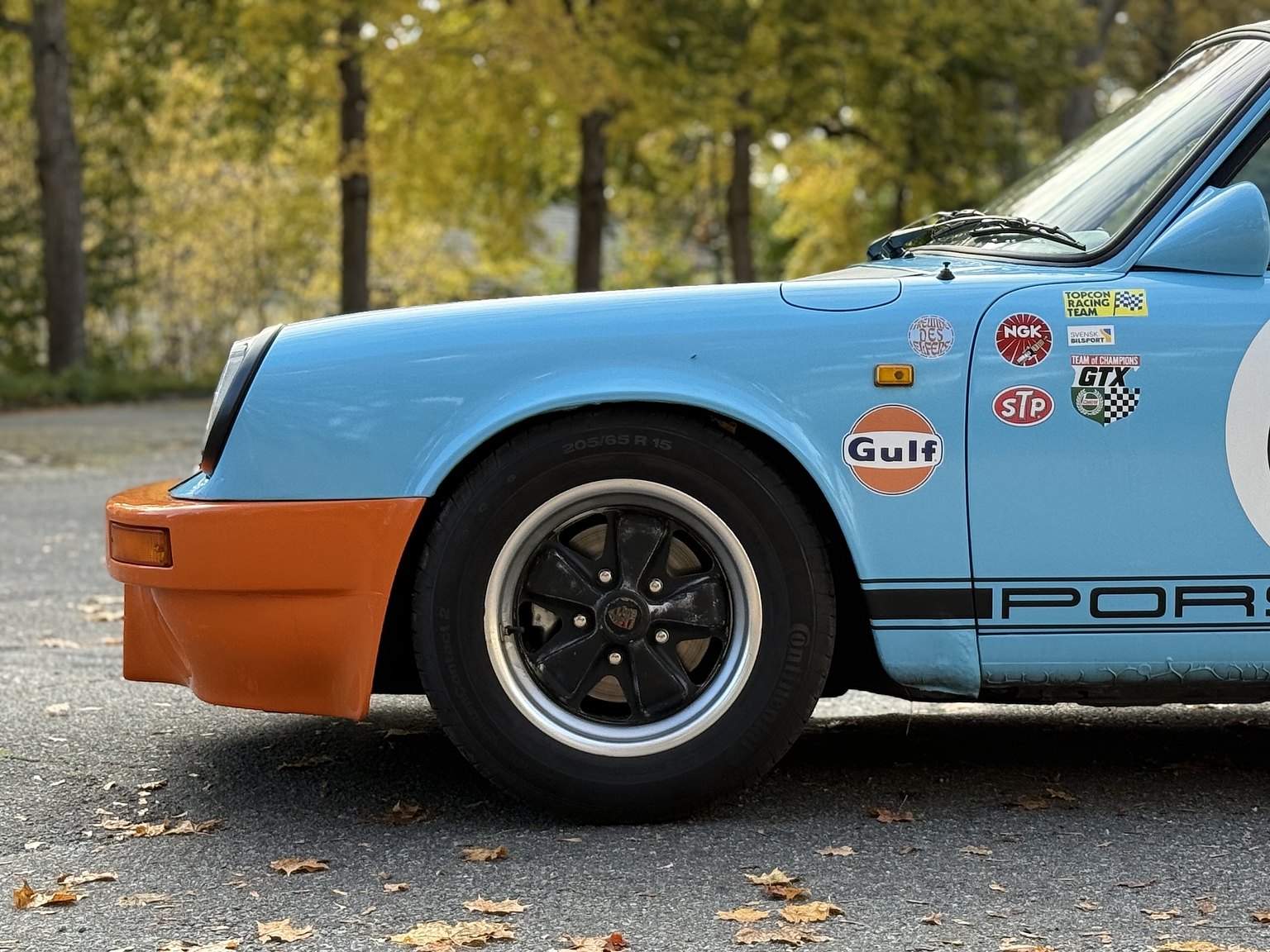 Exterior image of 1982 PORSCHE  911 SC