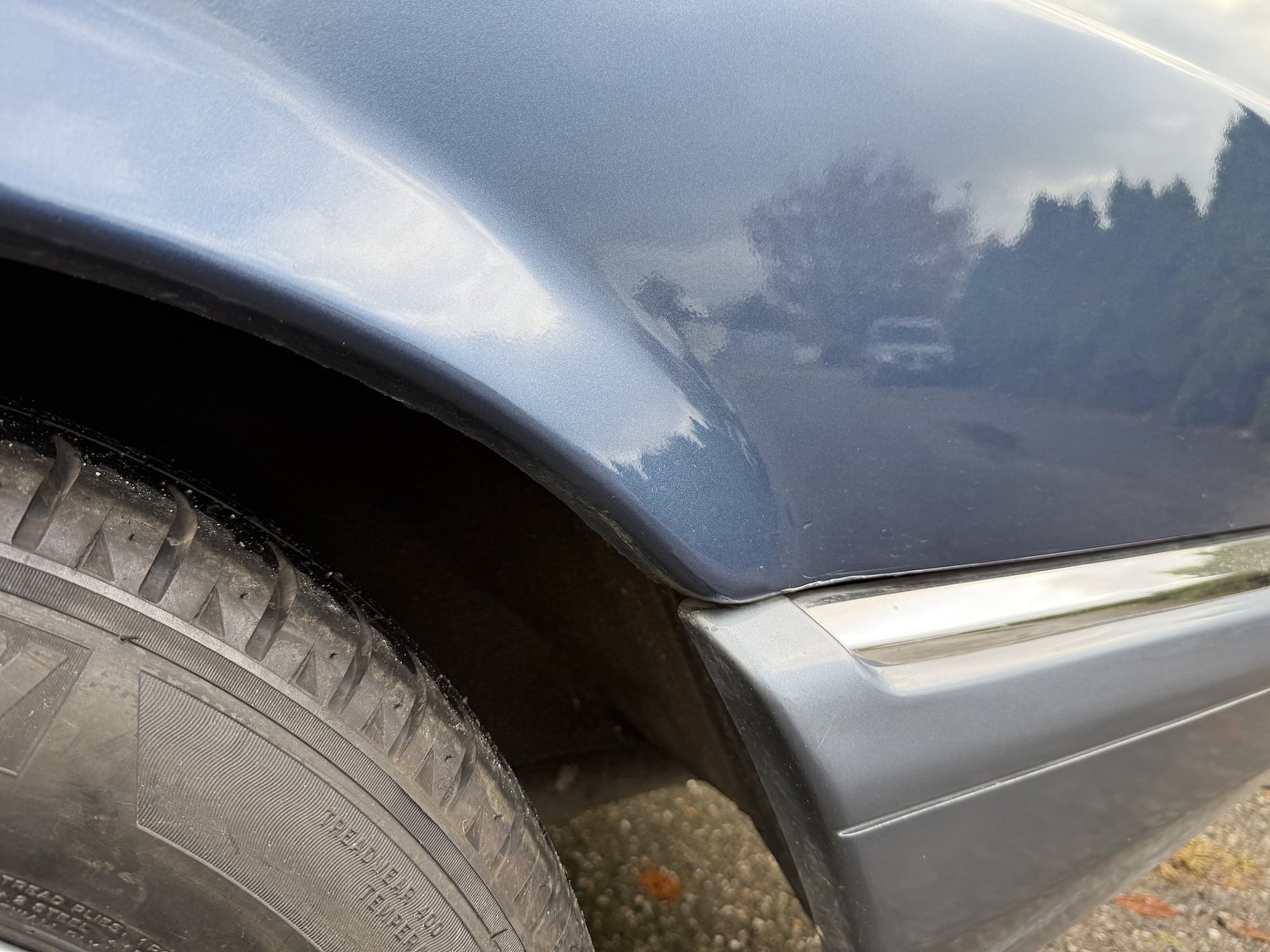 Exteriörbild på 1987 Mercedes-Benz 300 SE