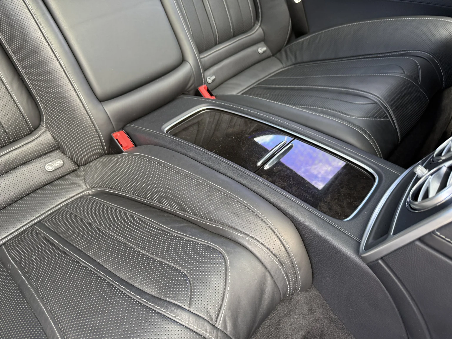 Innenraumfoto von 2016 Mercedes-Benz S 63 AMG 4MATIC (69)