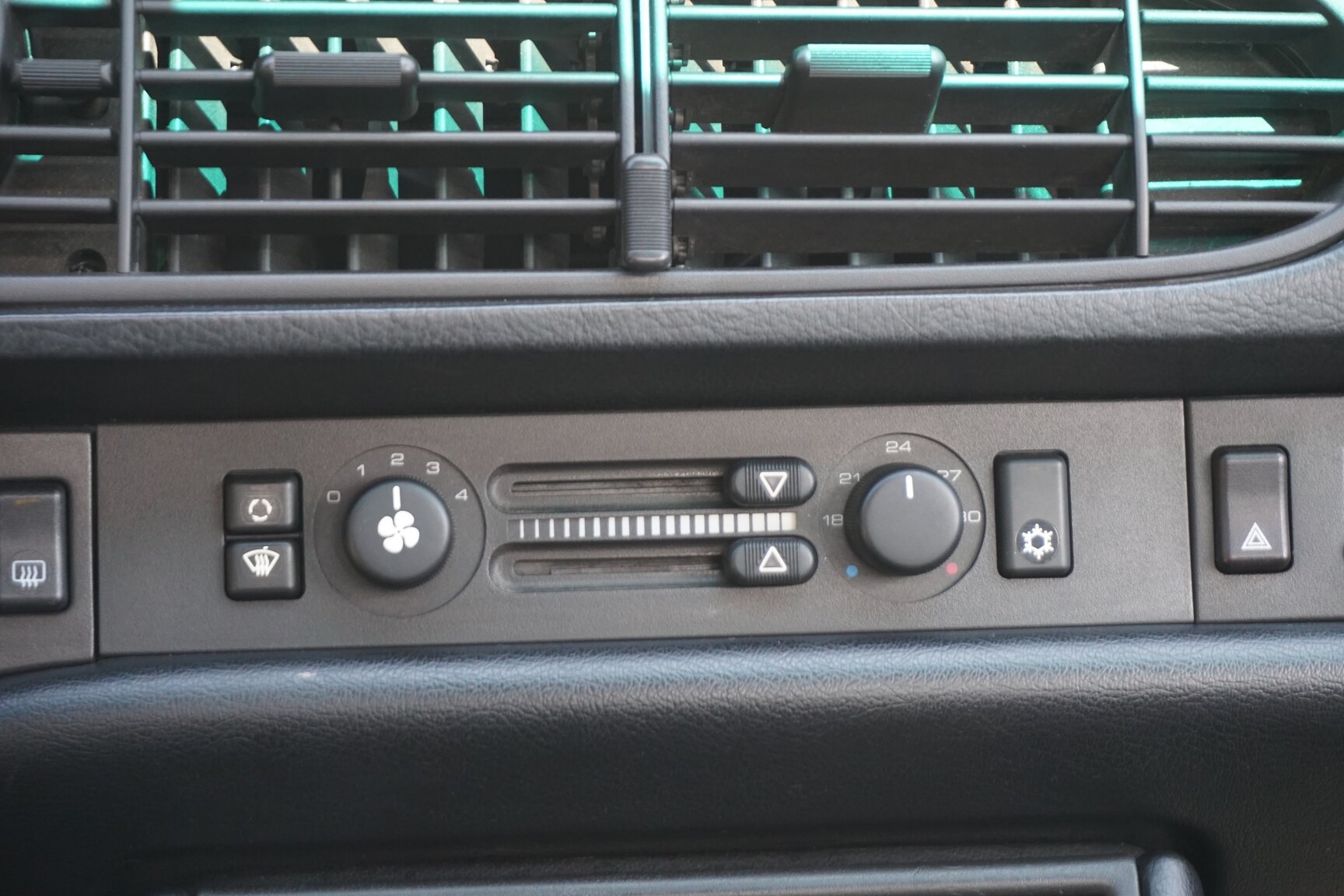 Interior image of 1985 Porsche 944 "NO RESERVE AUCTION"