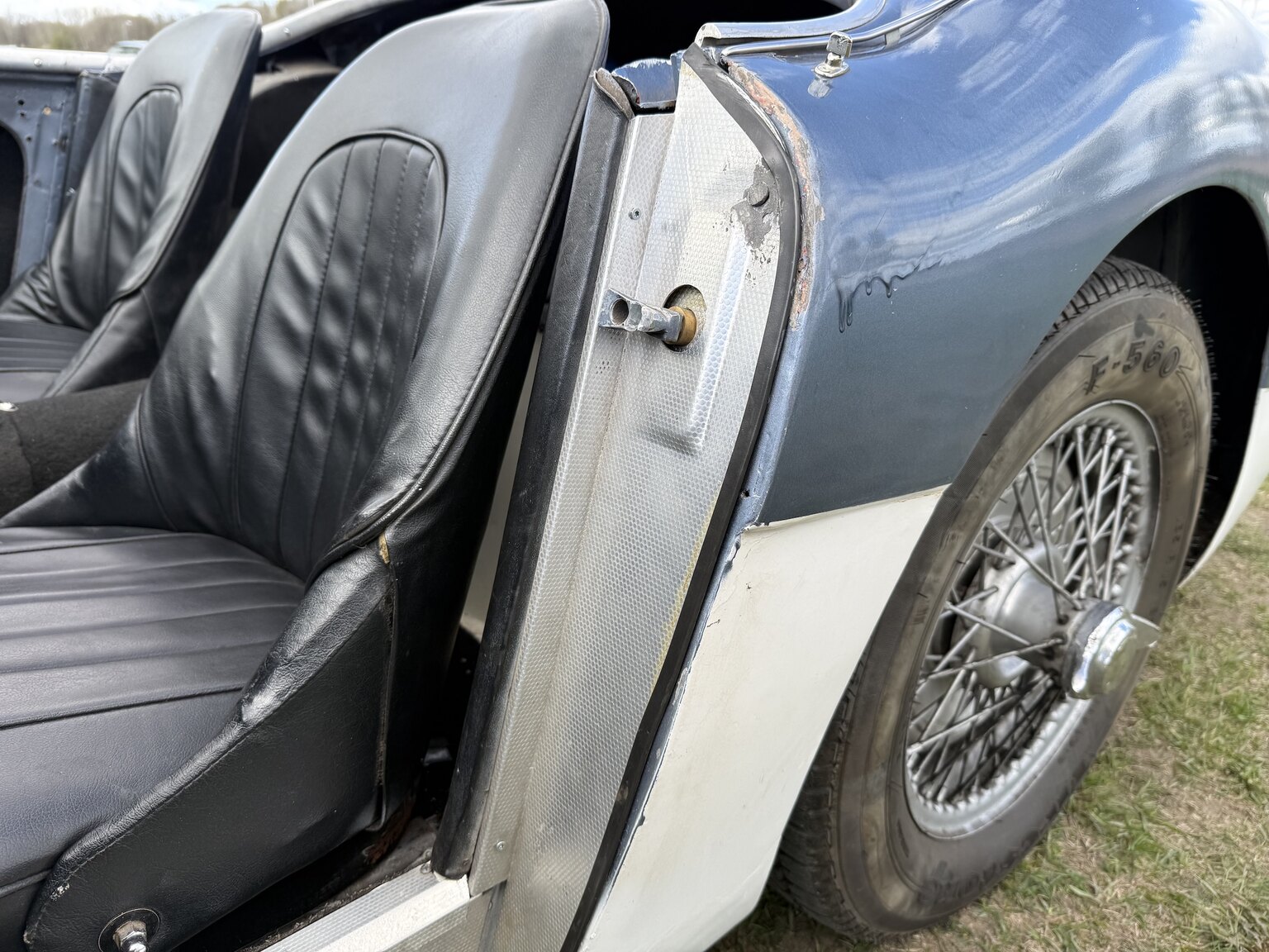 Interior image of 1958 Austin-Healey 100-6