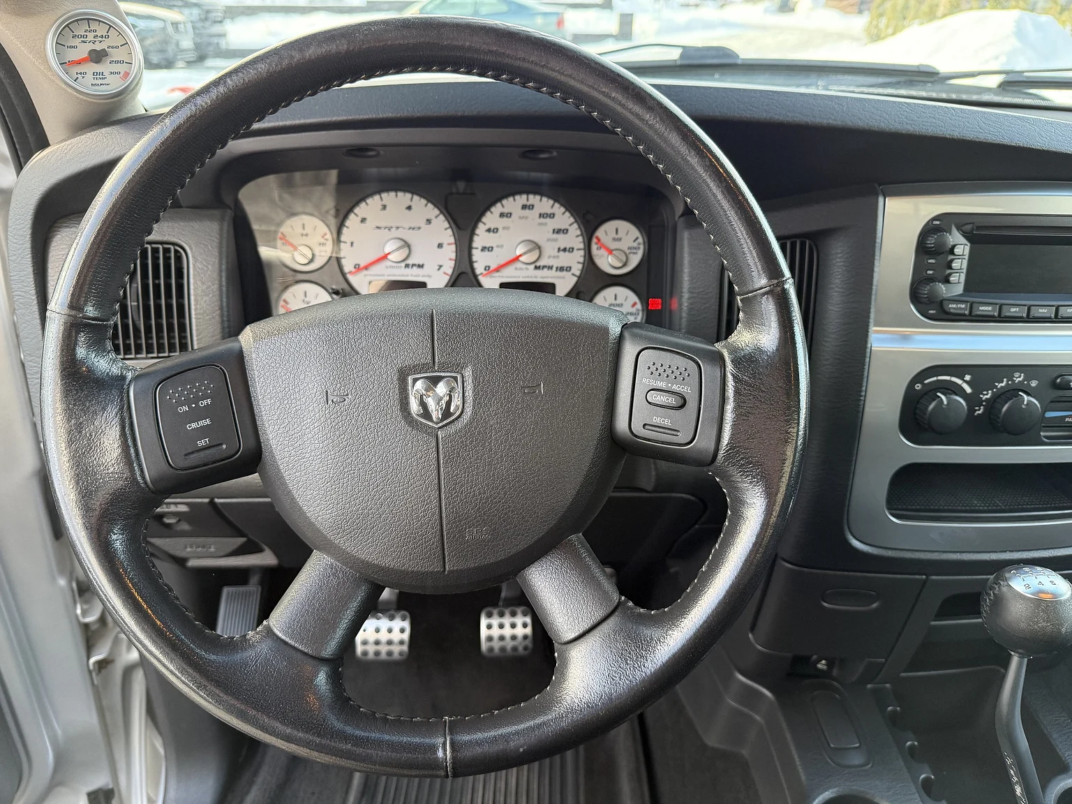 Interiörbild 2005 Dodge RAM SRT-10 Regular Cab Manual  (7)