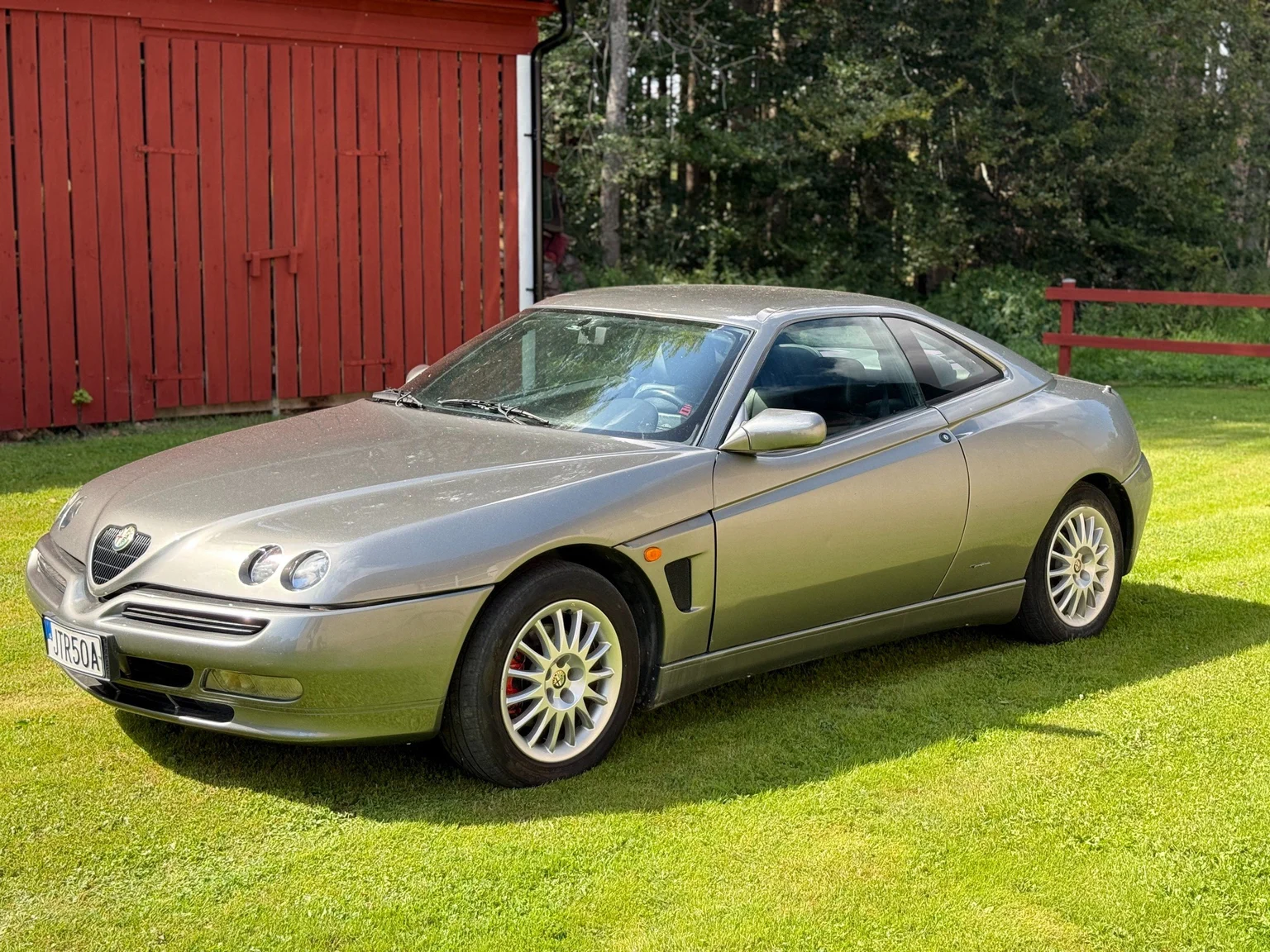 Exterior image of 1997 Alfa Romeo GTV (1)