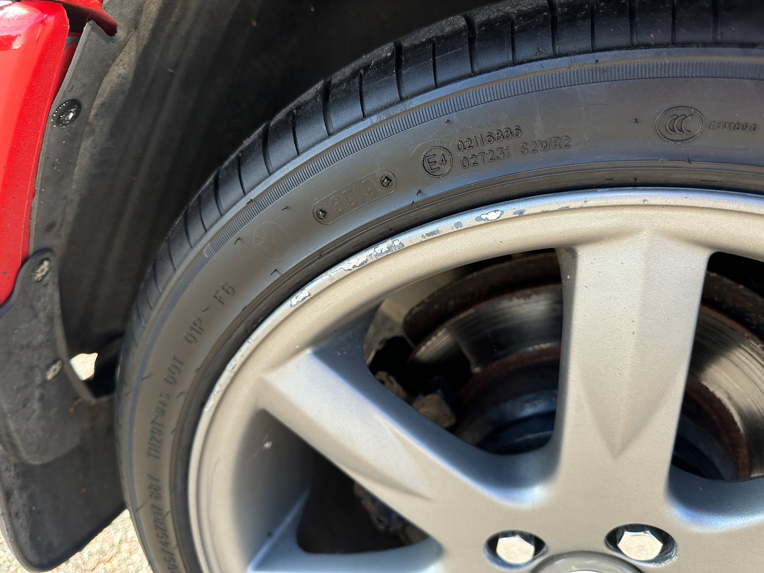 Exterior image of 1996 Volvo 850 R