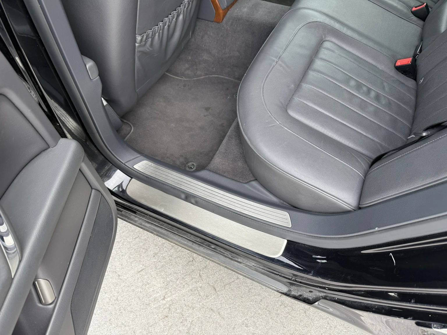 Interior image of 2013 Volkswagen Phaeton 3.0 TDI (43)