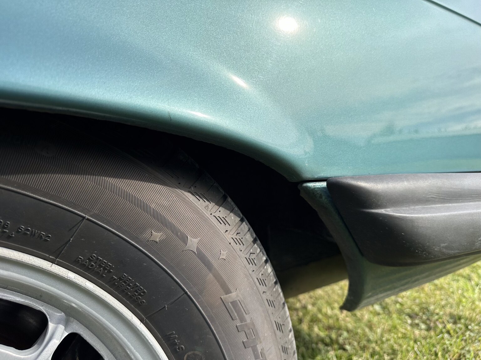 Exteriörbild på 1985 Mercedes-Benz 380 SL