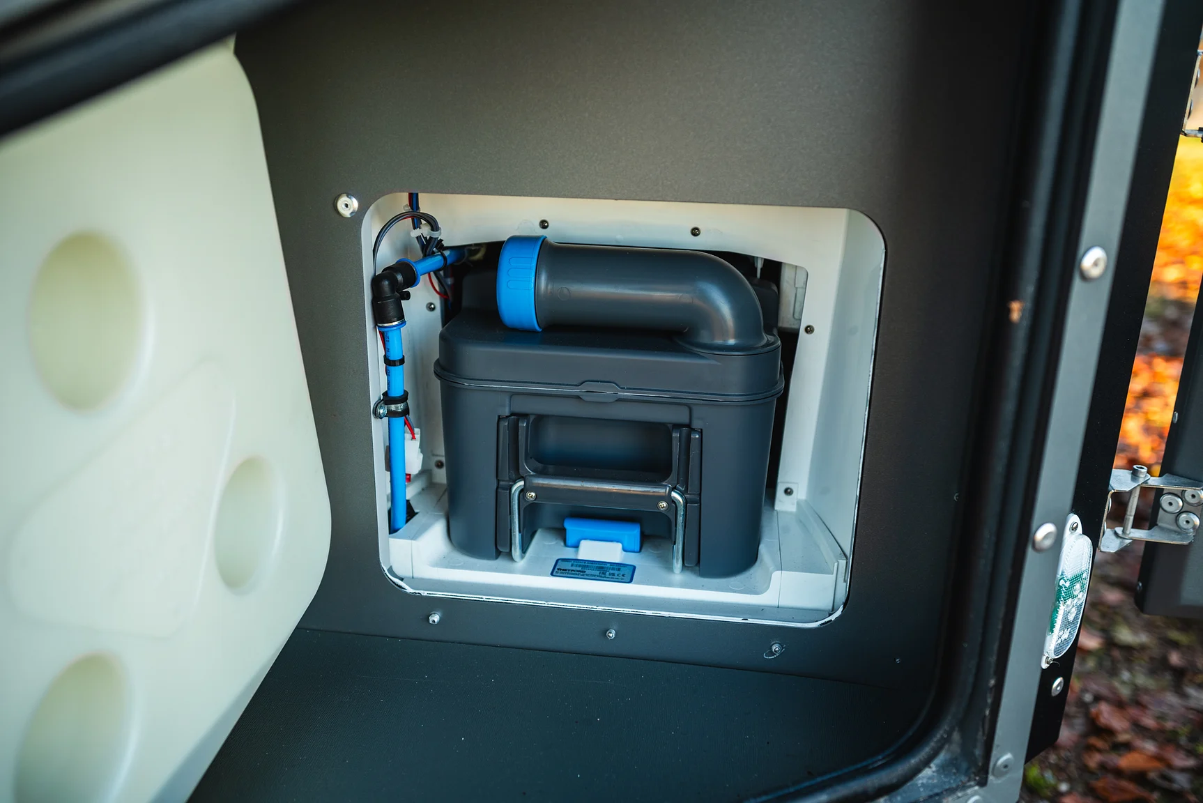 Exterior image of 2025 Northea Trailer Expedition Crawler 458i Offgrid-Camper (87)