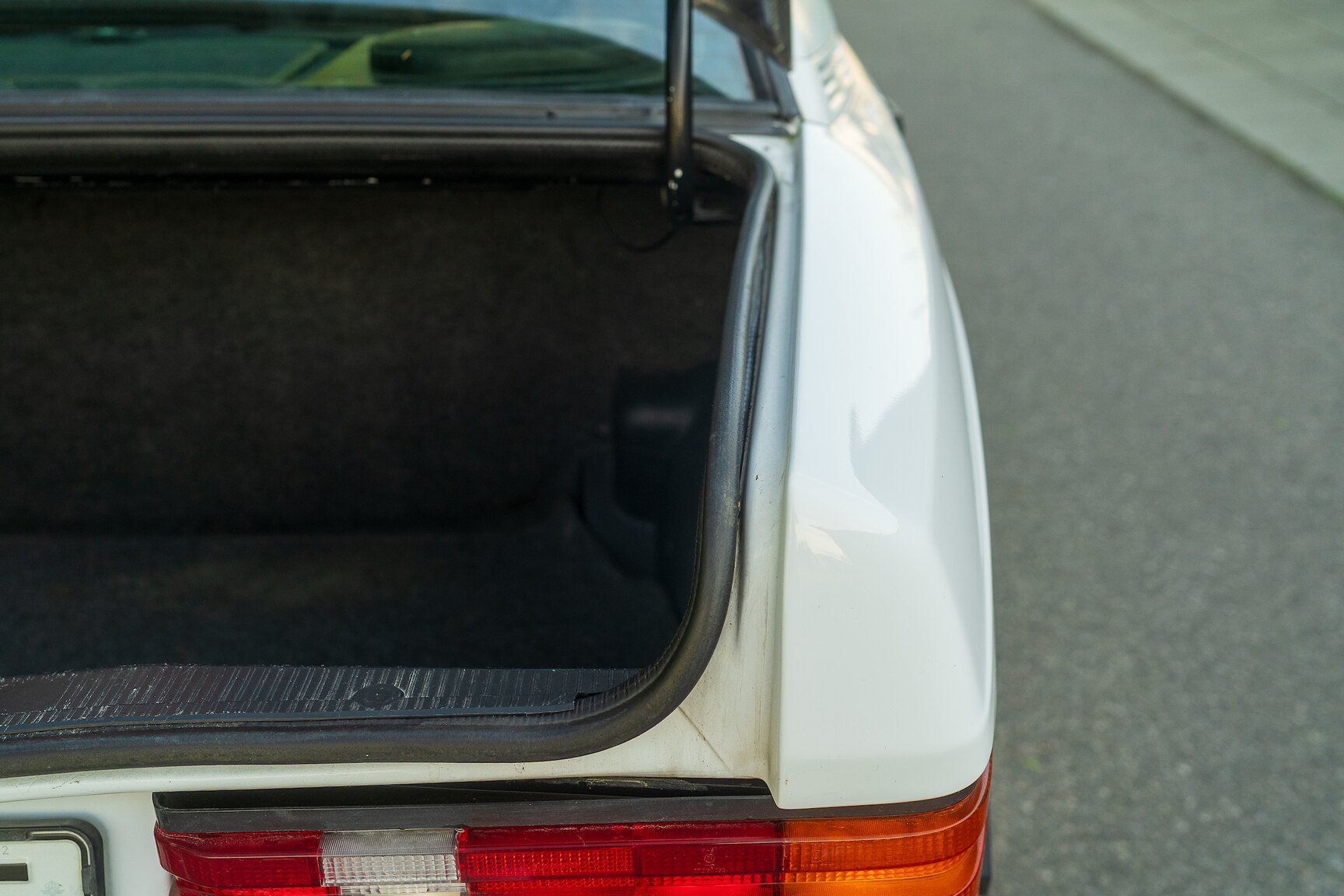 Interiörbild 1992 Mercedes-Benz 190E "No Reserve Auction"