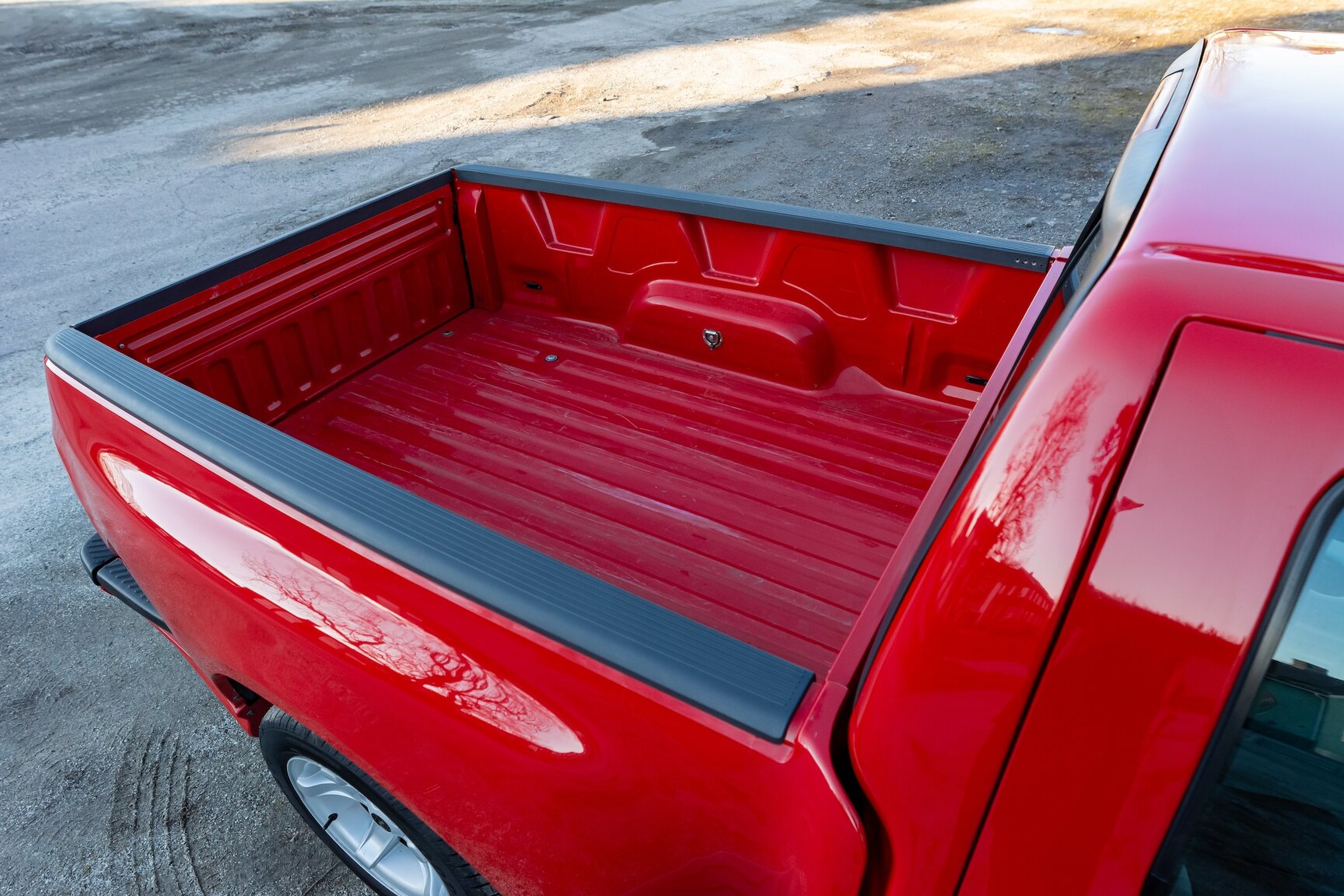 Exterior image of 2000 FORD F-150 SVT Lightning