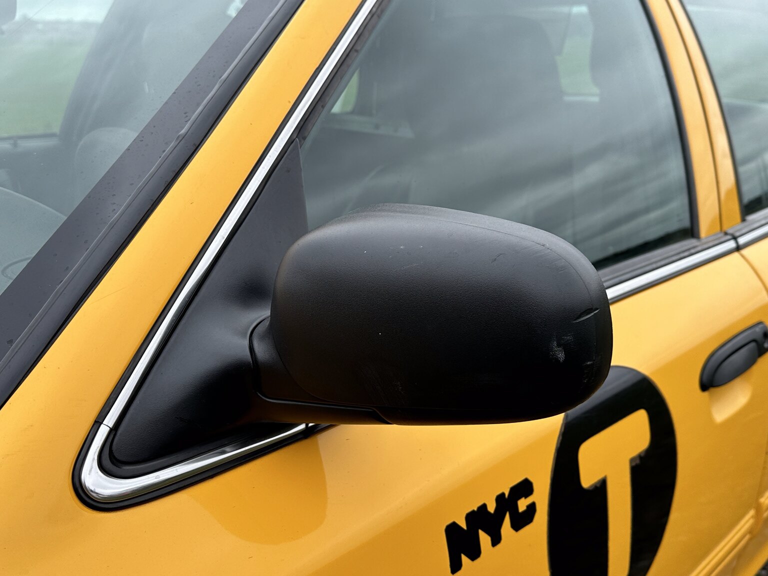 Exterior image of 2011 Ford Crown Victoria New York Cab (67)