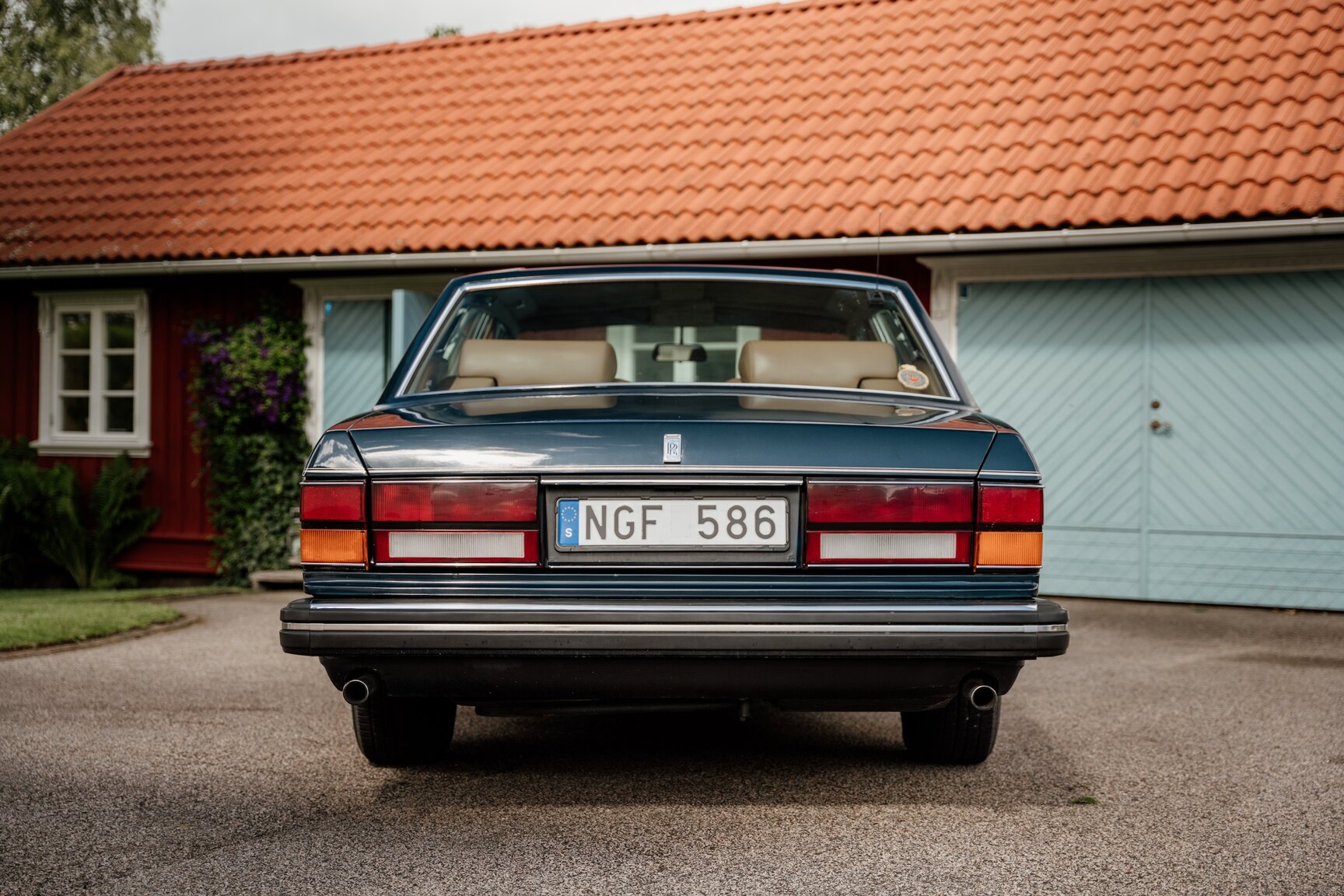 Exterior image of 1982 Rolls Royce Silver Spirit